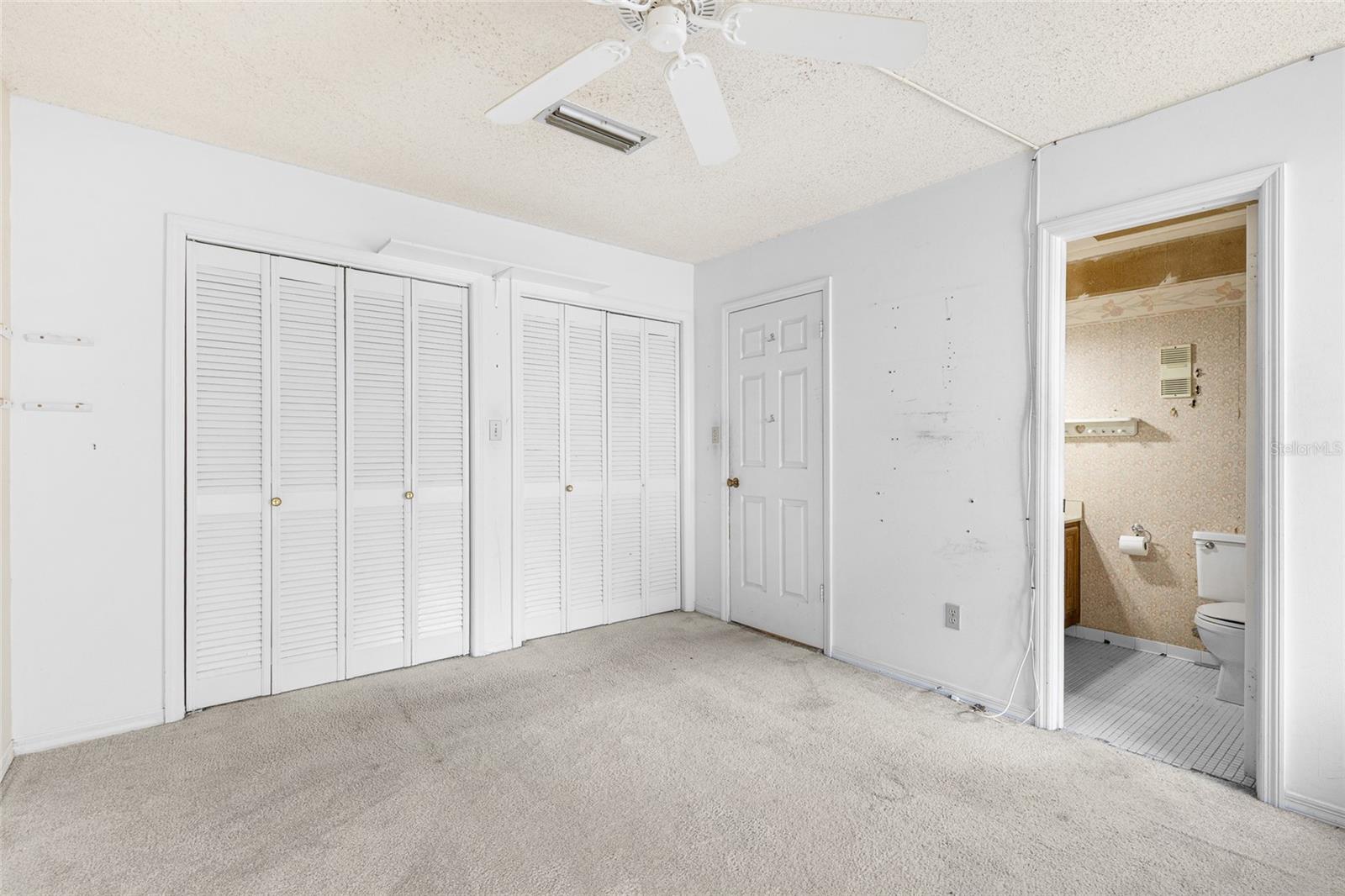 ERROL OAKS CONDO 01 - Residential