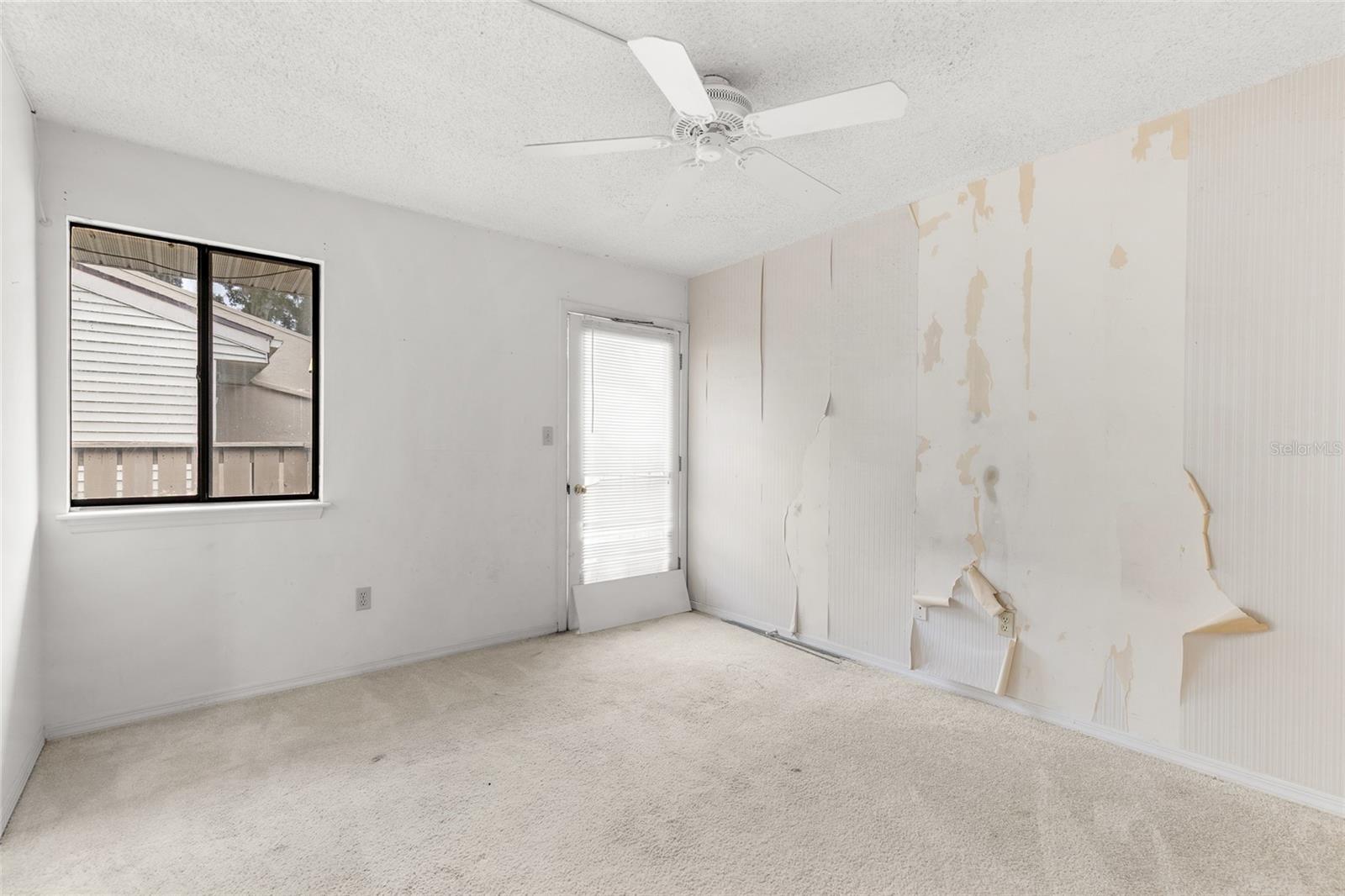 ERROL OAKS CONDO 01 - Residential