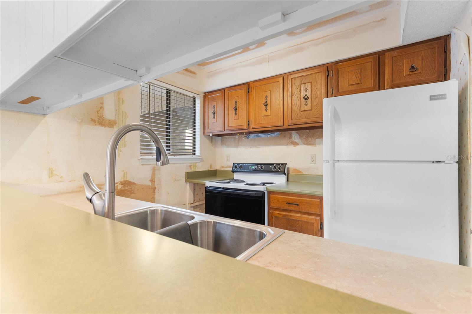 ERROL OAKS CONDO 01 - Residential