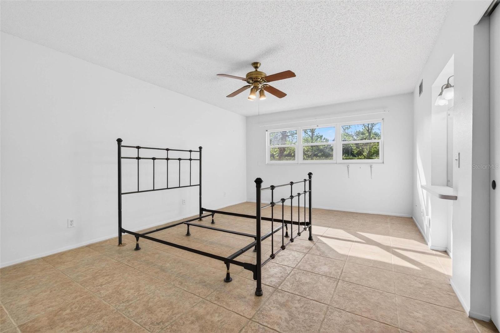 ON TOP OF THE WORLD - Residential