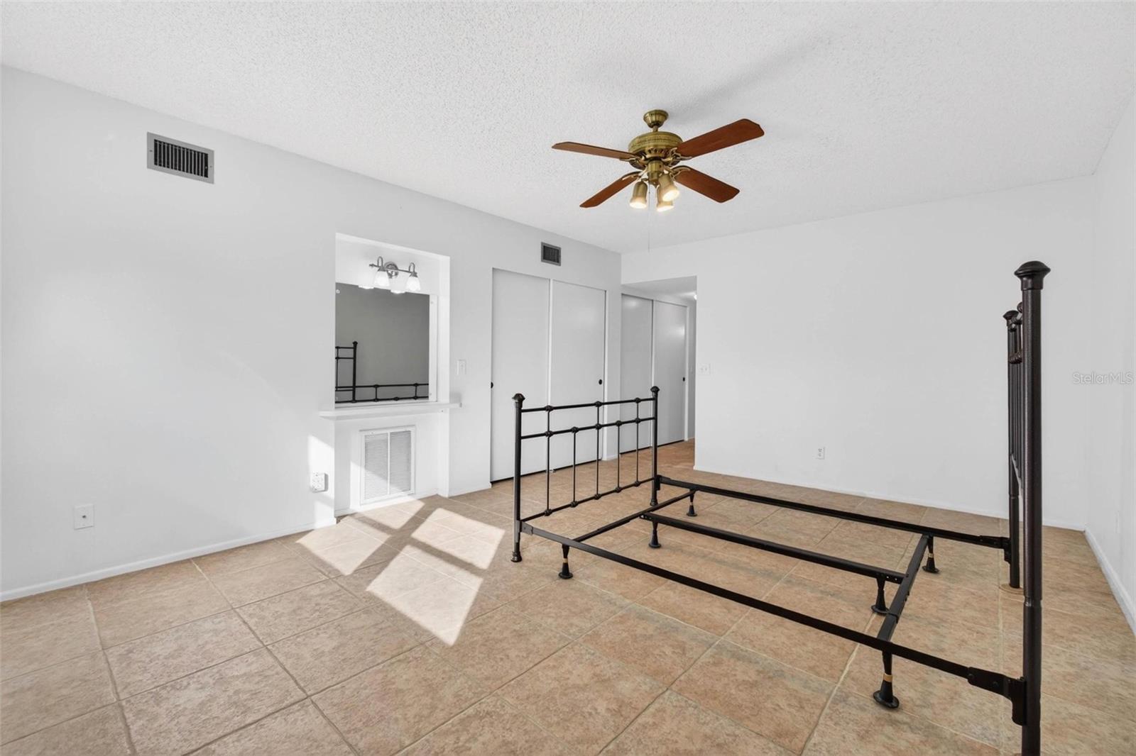 ON TOP OF THE WORLD - Residential