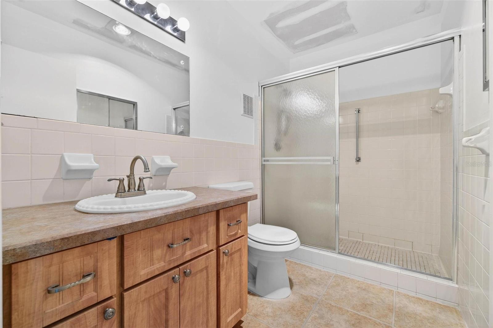 ON TOP OF THE WORLD - Residential