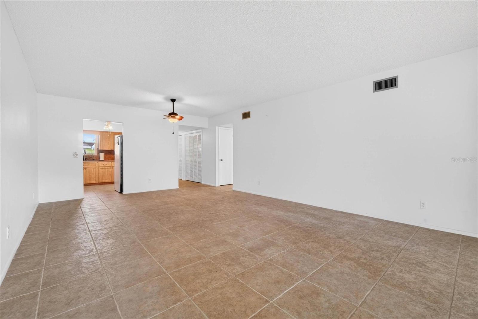 ON TOP OF THE WORLD - Residential