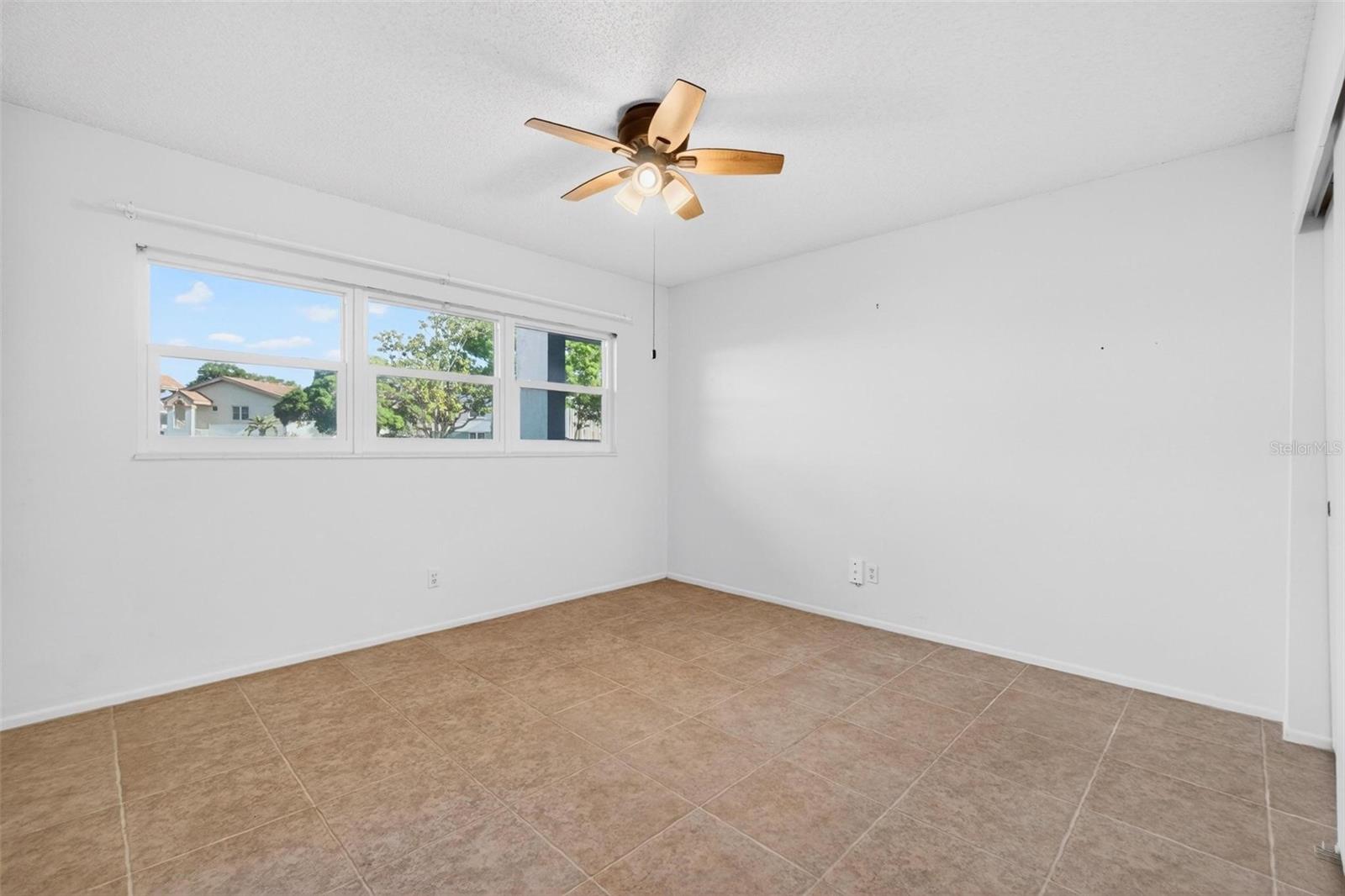 ON TOP OF THE WORLD - Residential