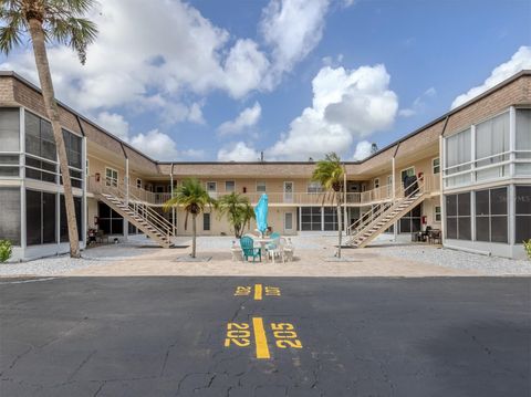 537 MANATEE CT 204 VENICE FL 34285