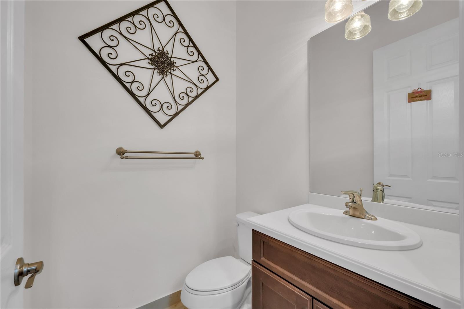 VALENCIA LAKES - Residential