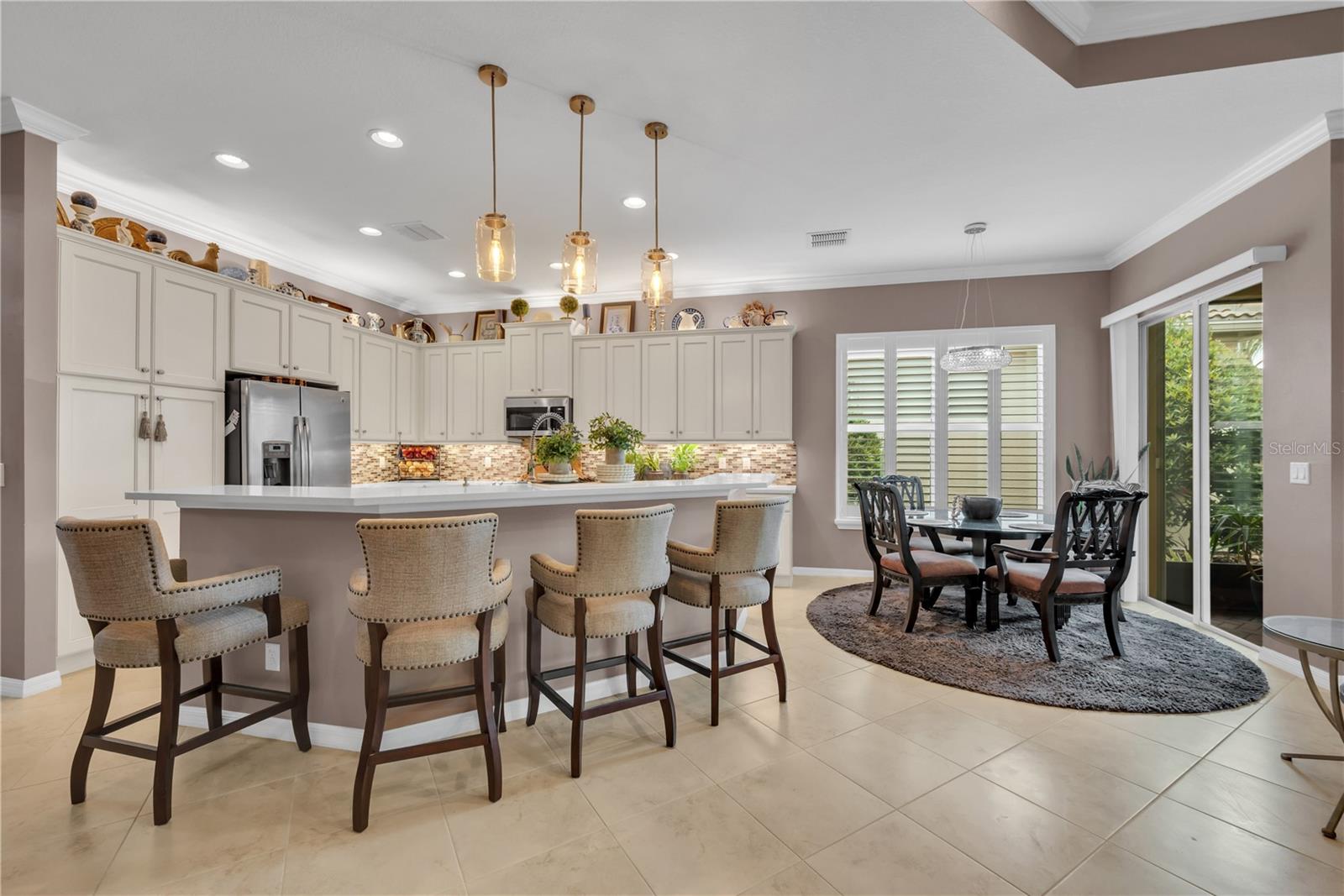 VALENCIA LAKES - Residential