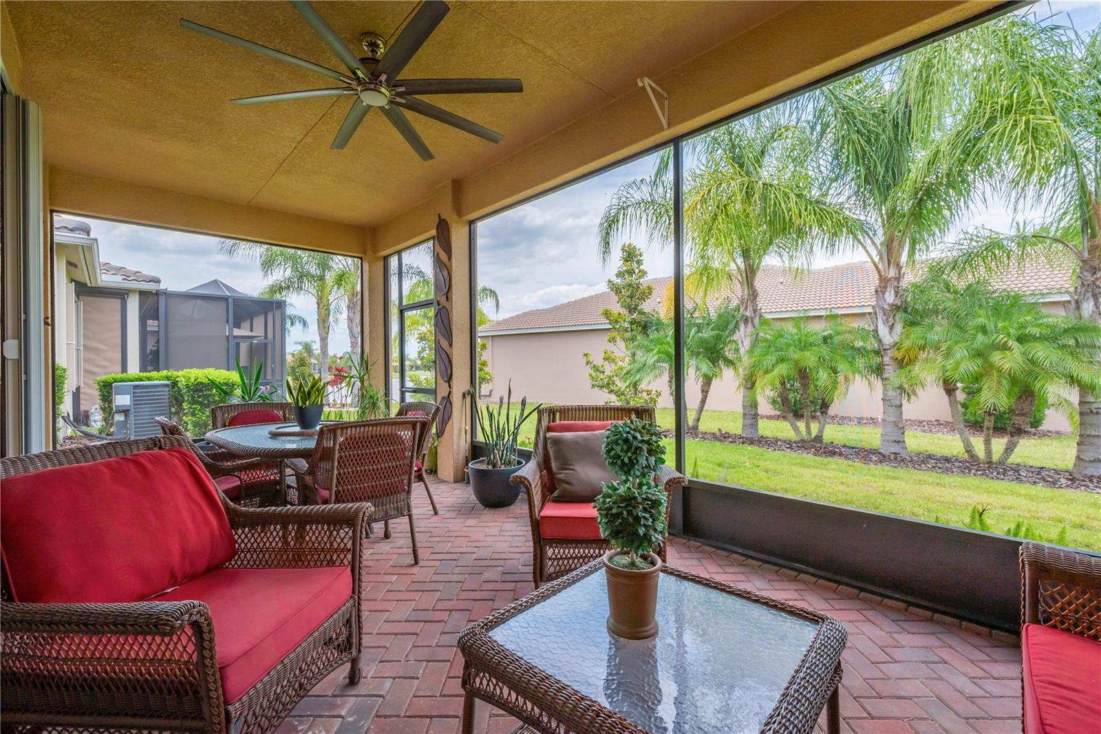 VALENCIA LAKES - Residential