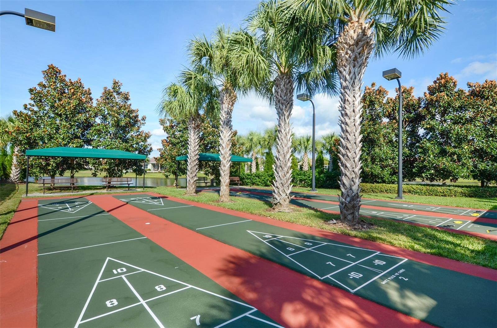 VALENCIA LAKES - Residential