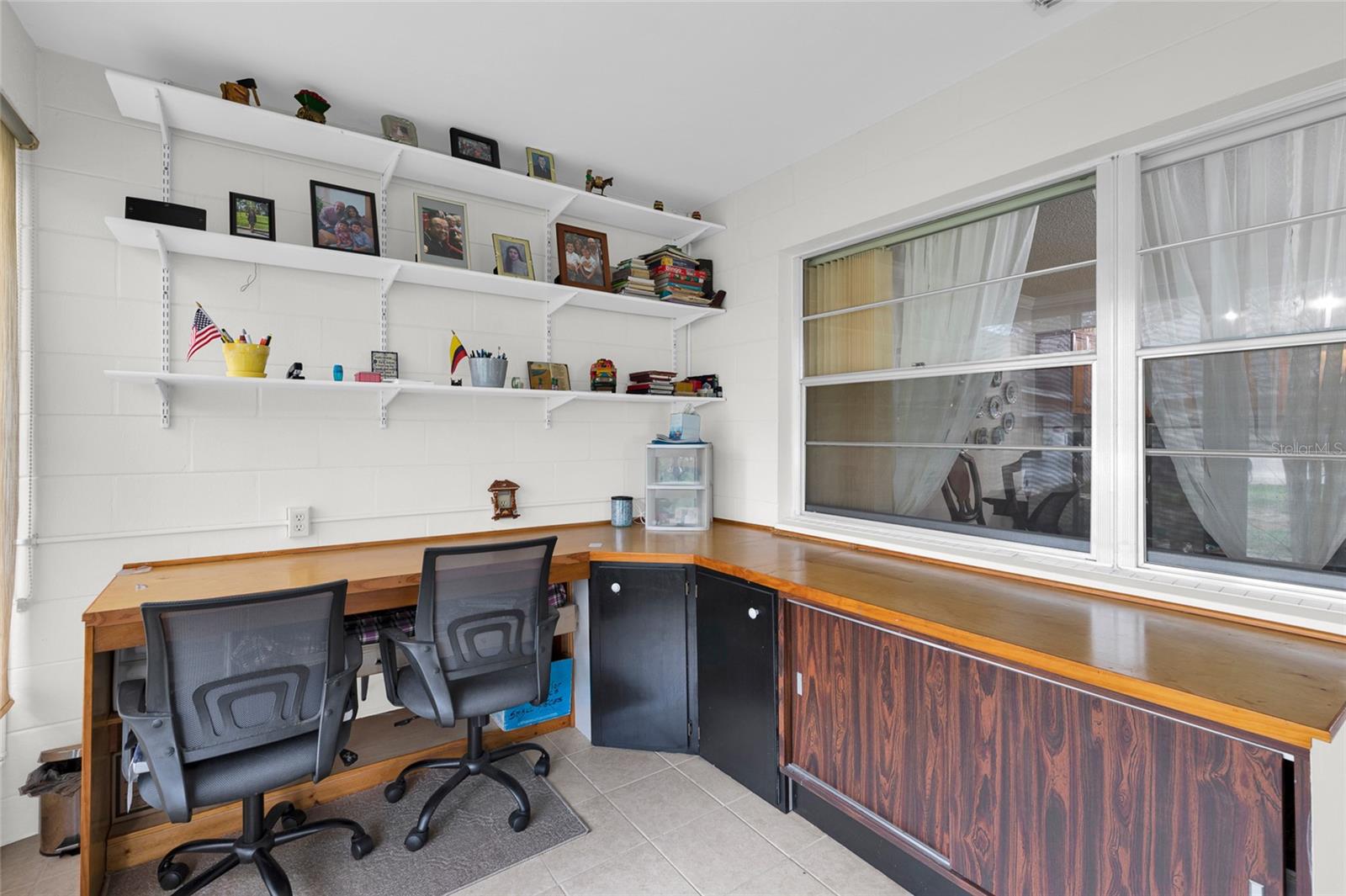 CIRCLE SQUARE WOODS Y - Residential