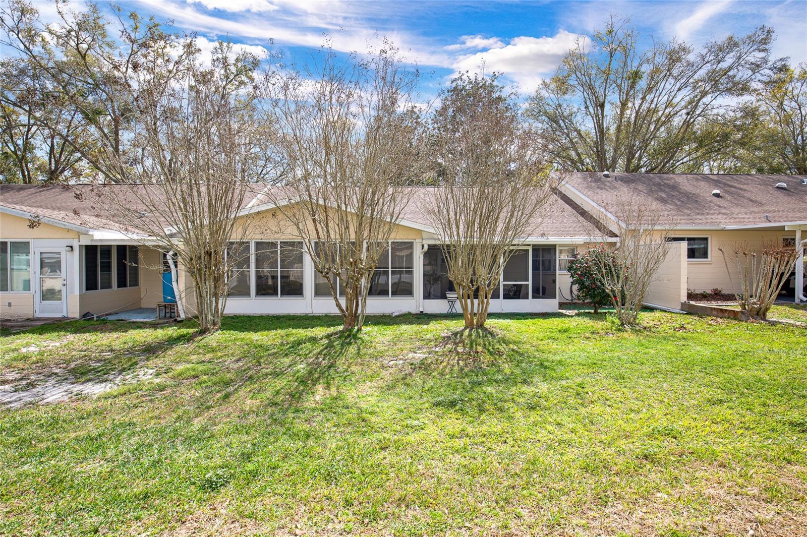 CIRCLE SQUARE WOODS Y - Residential