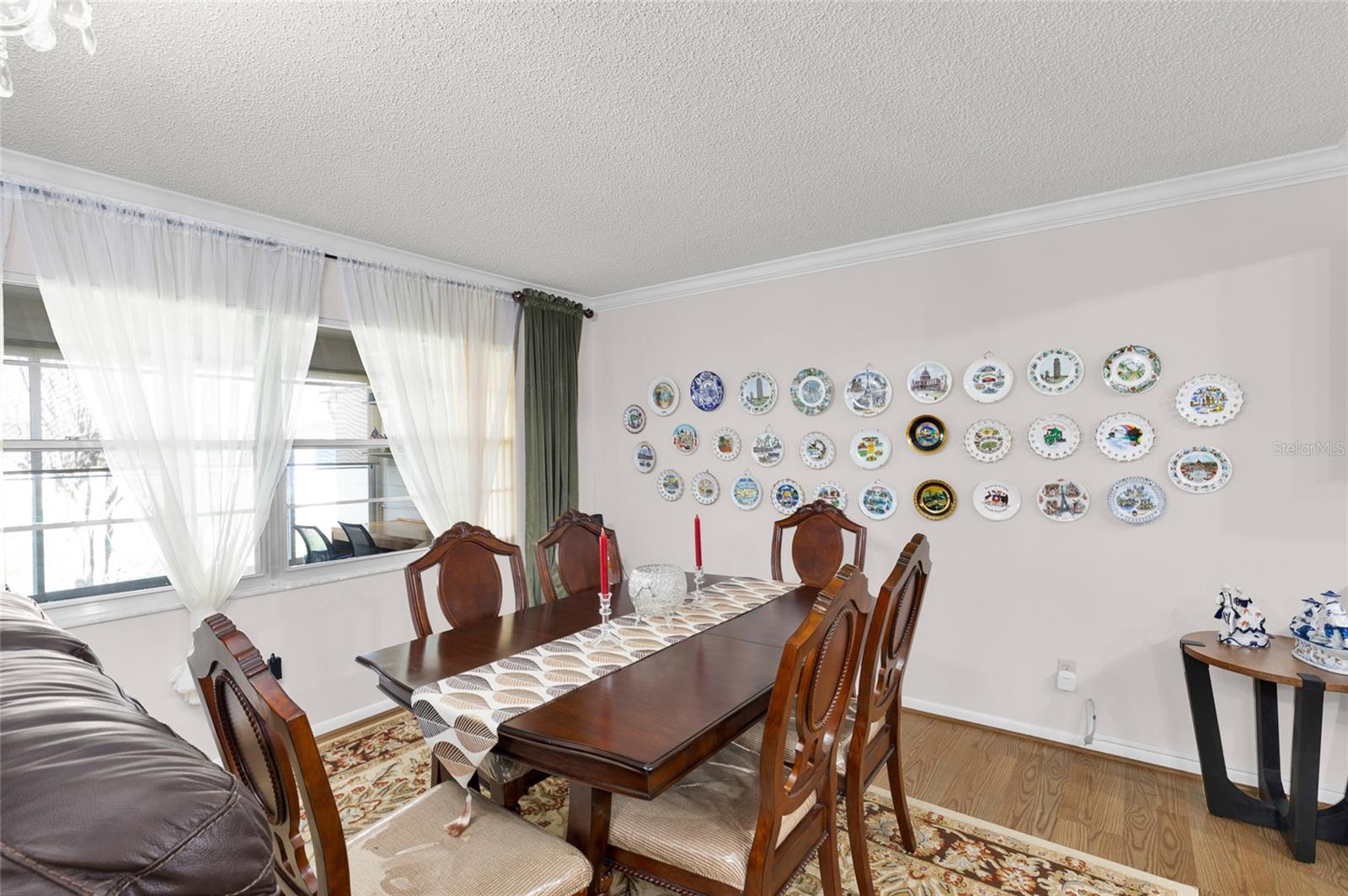 CIRCLE SQUARE WOODS Y - Residential