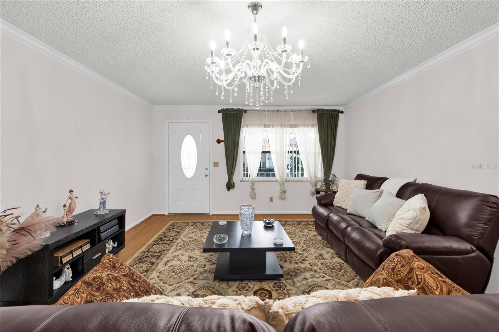 CIRCLE SQUARE WOODS Y - Residential