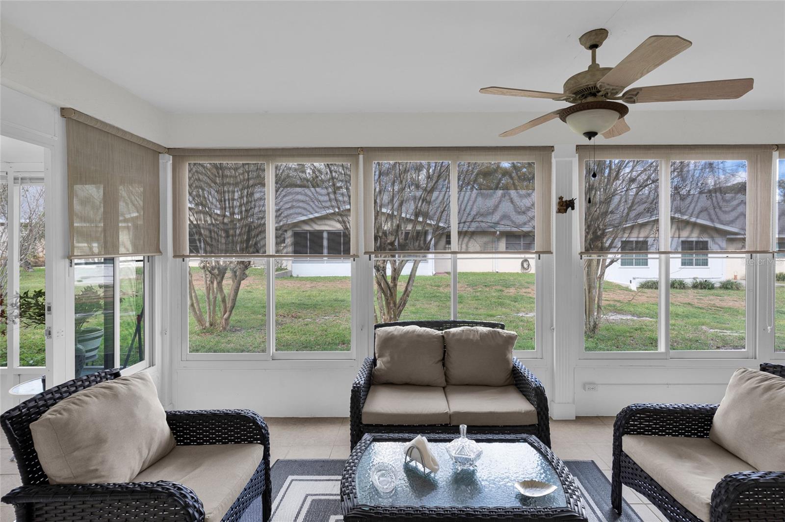 CIRCLE SQUARE WOODS Y - Residential