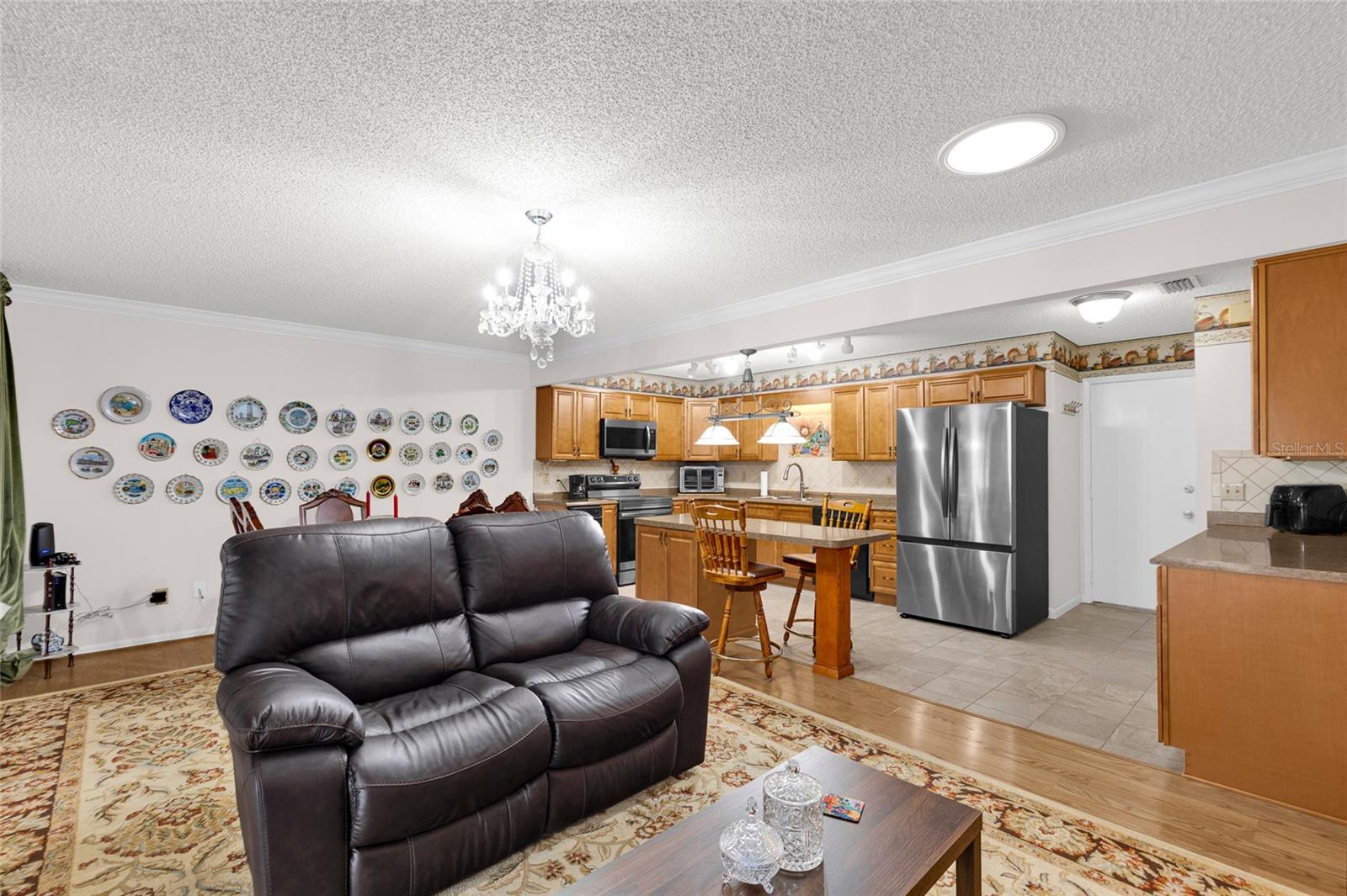 CIRCLE SQUARE WOODS Y - Residential