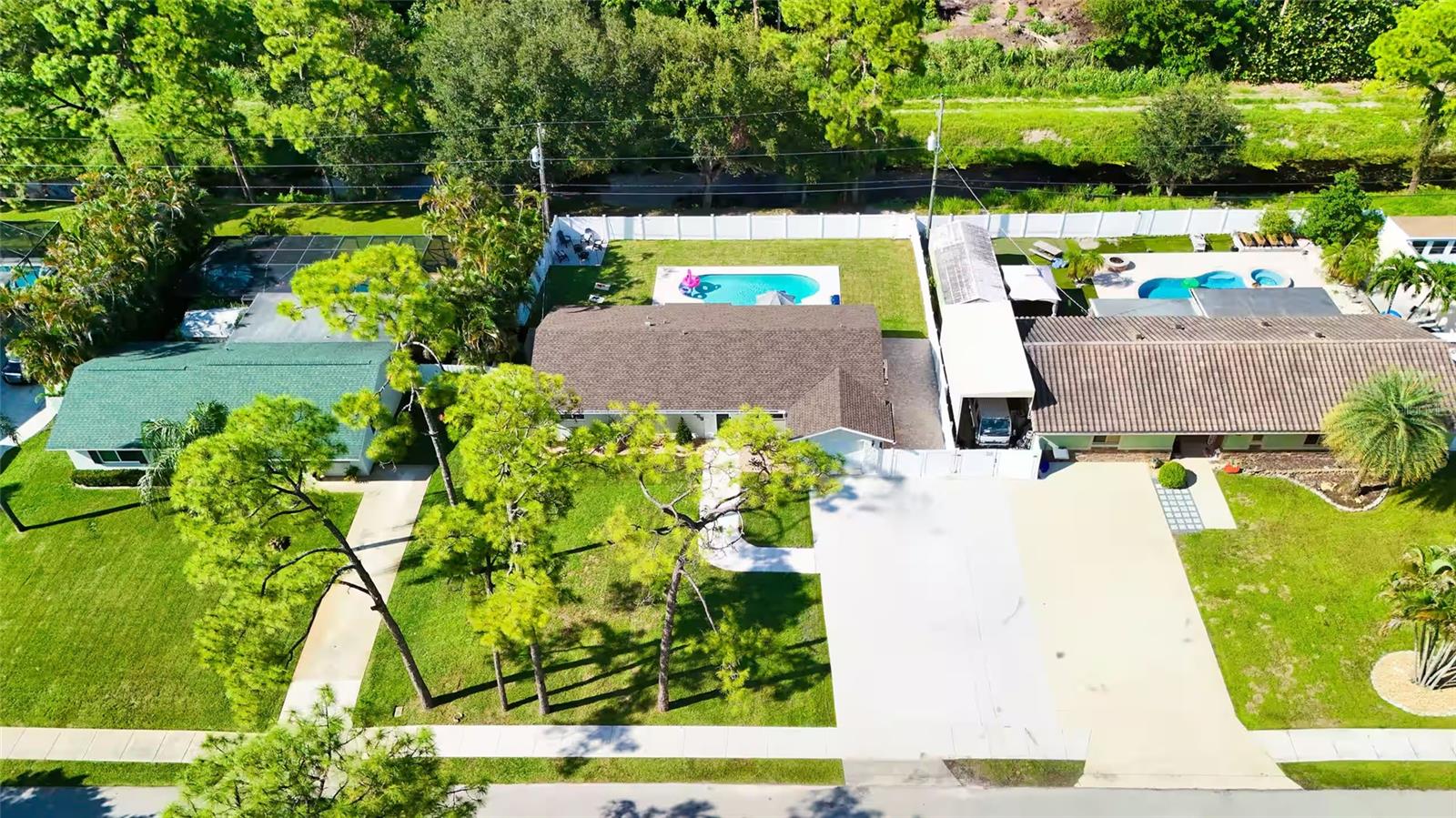 4899 CANAL DR LAKE
