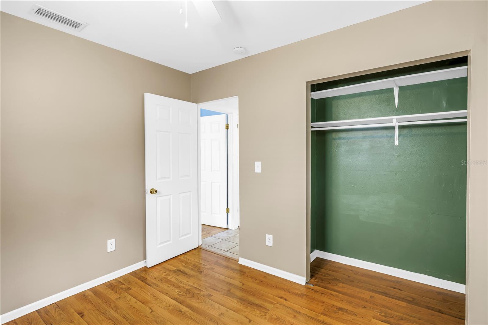 FAIRVIEW ESTATES - Residential Lease