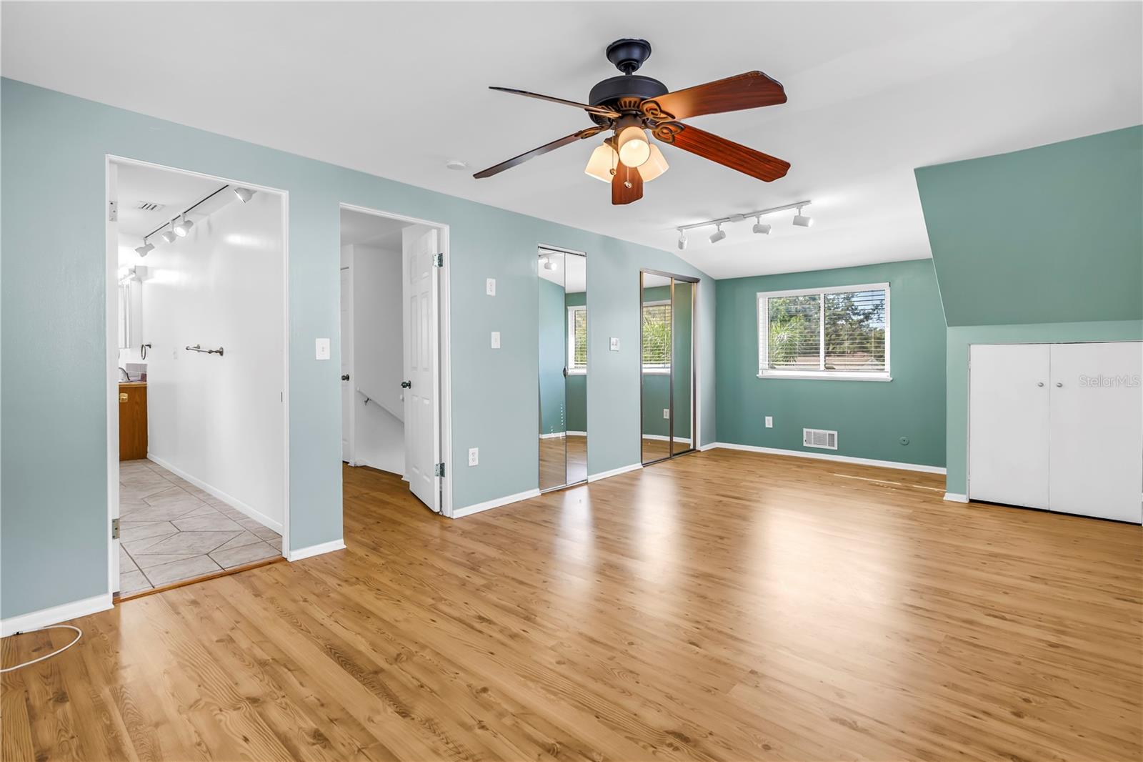 FAIRVIEW ESTATES - Residential Lease