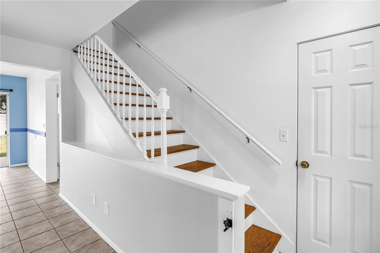 FAIRVIEW ESTATES - Residential Lease