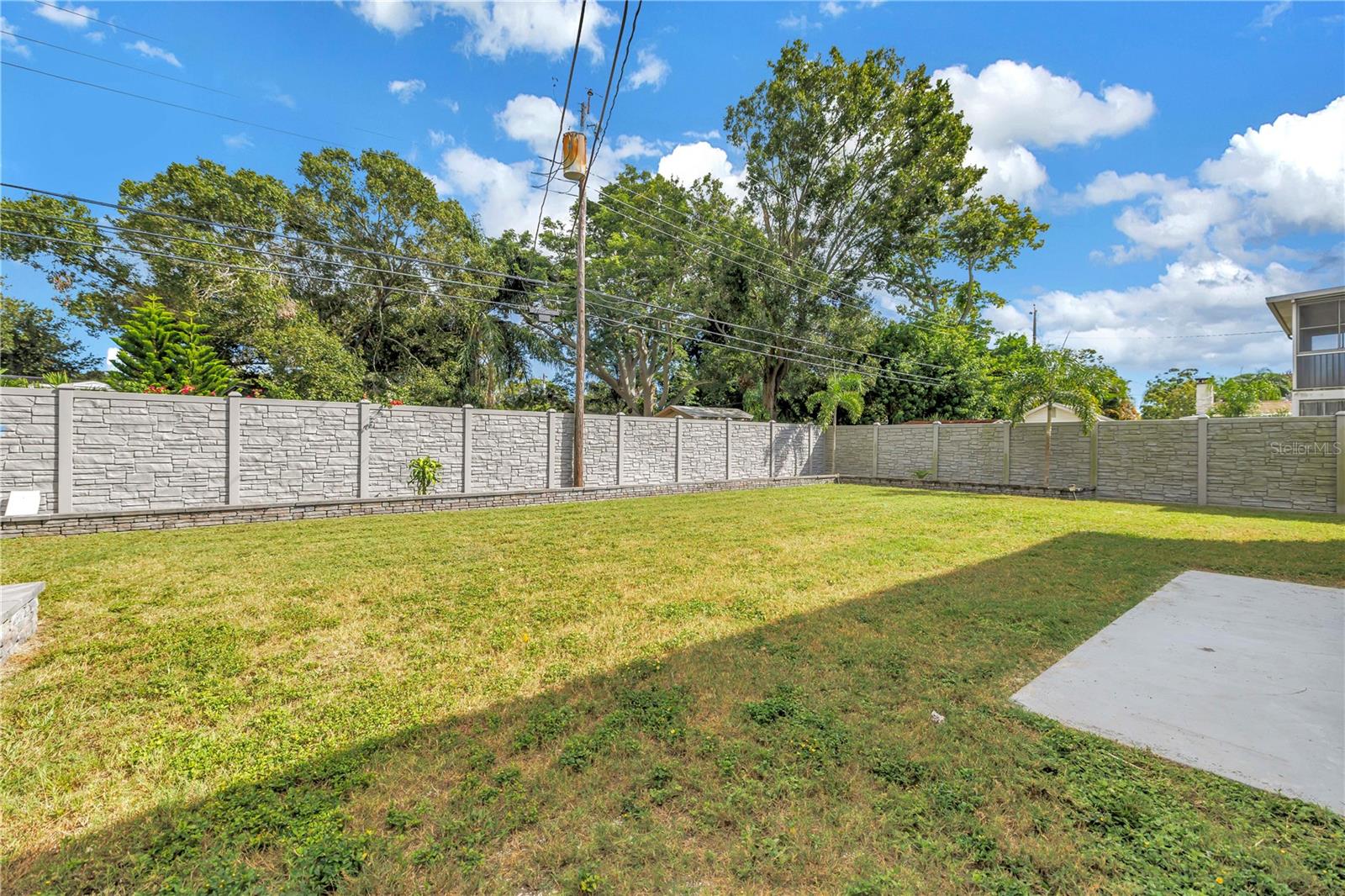 FAIRVIEW ESTATES - Residential Lease