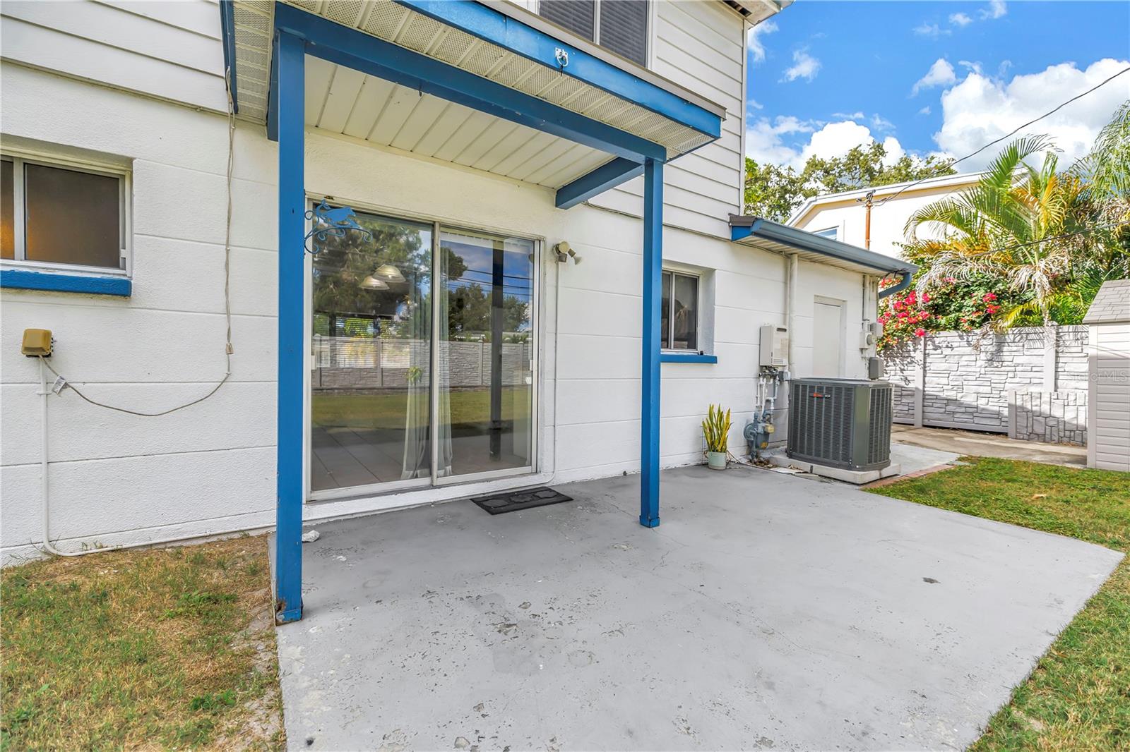 FAIRVIEW ESTATES - Residential Lease