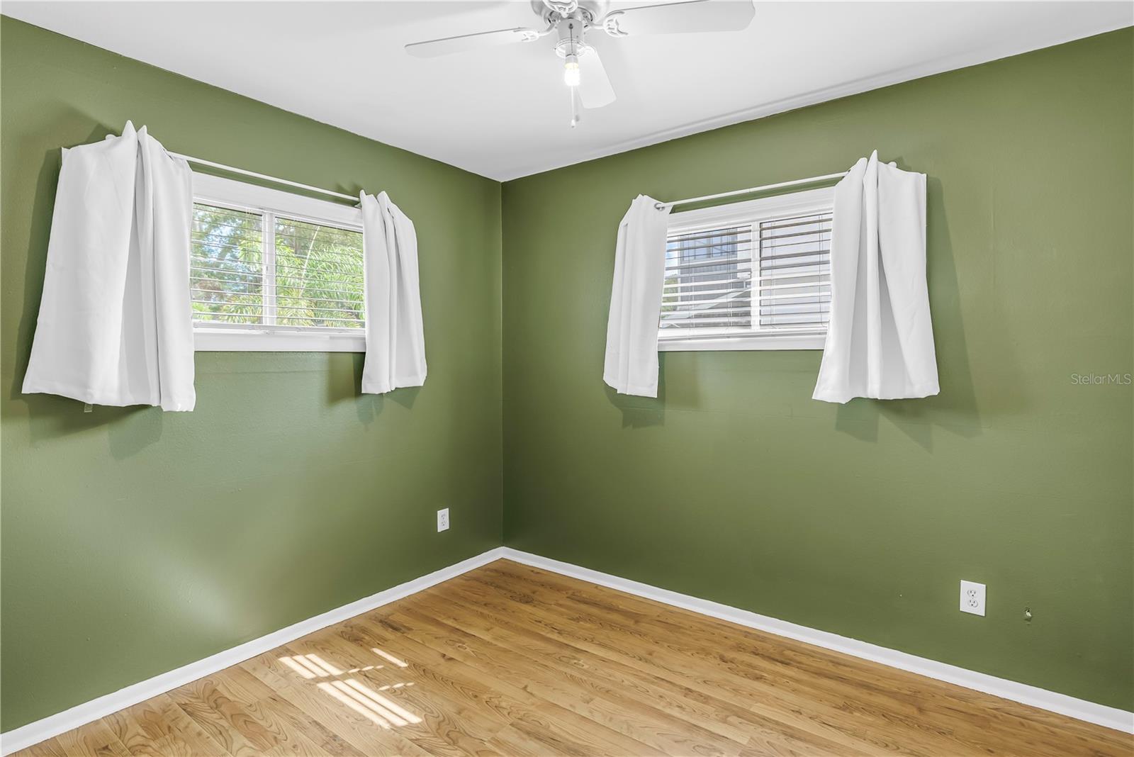 FAIRVIEW ESTATES - Residential Lease