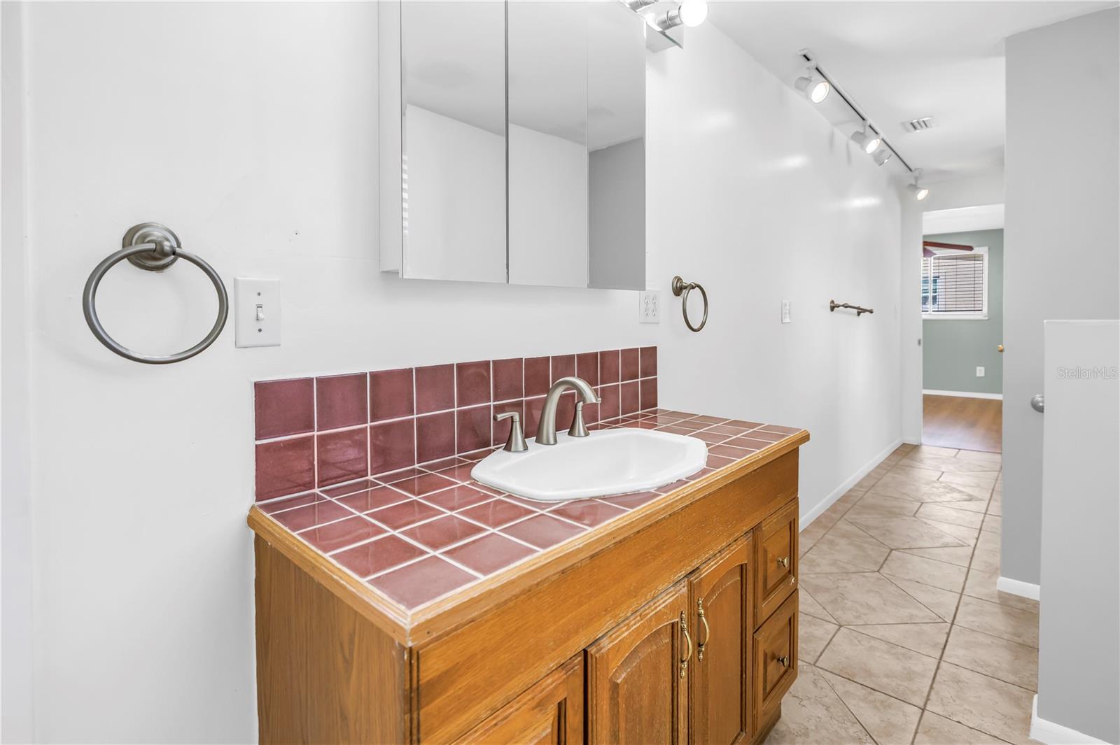 FAIRVIEW ESTATES - Residential Lease