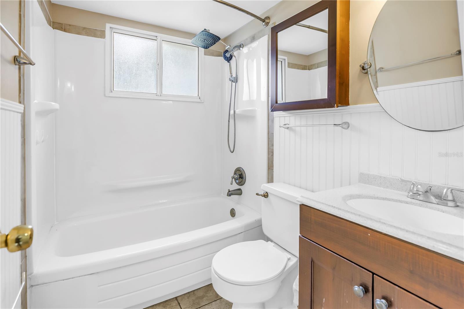 FAIRVIEW ESTATES - Residential Lease