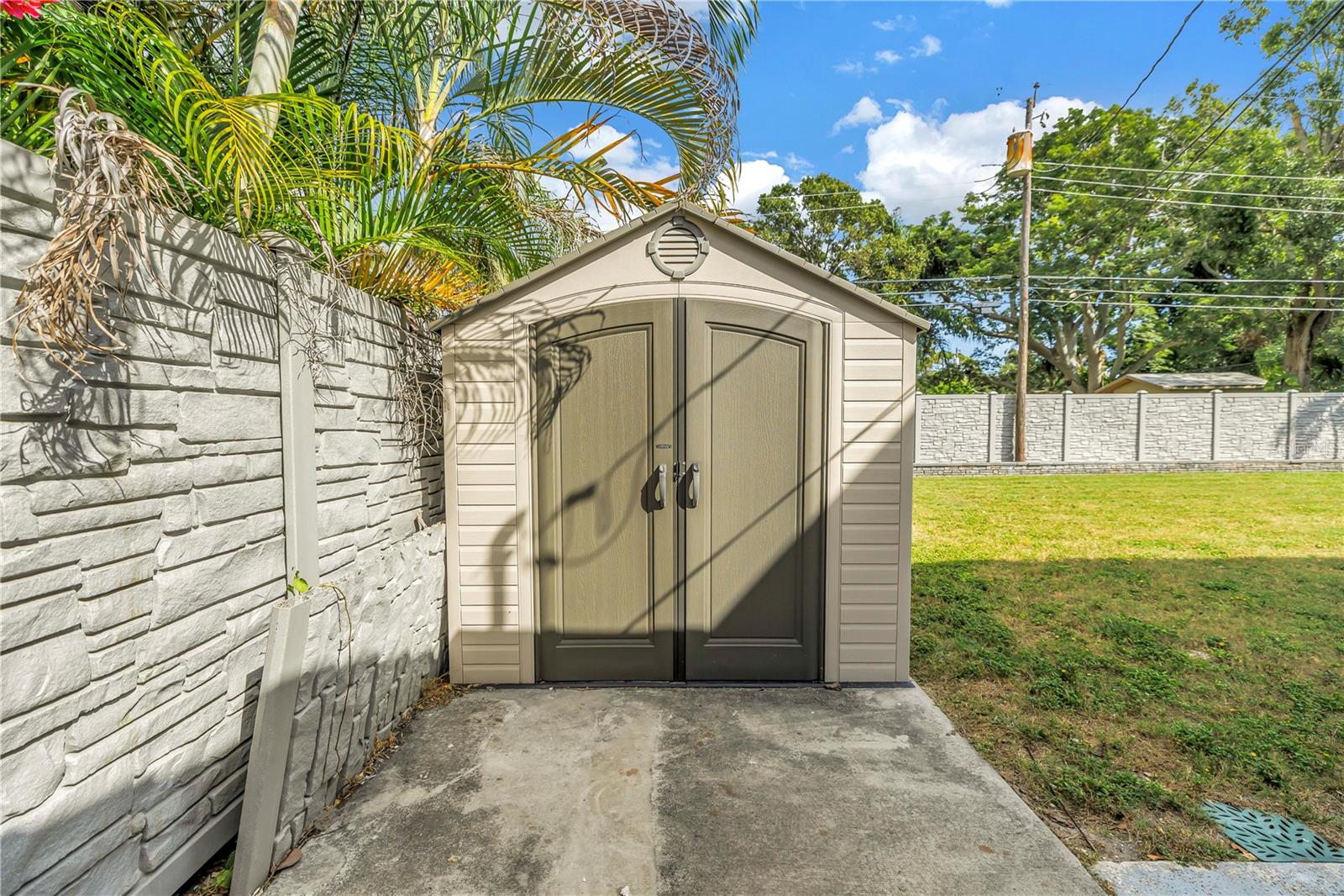 FAIRVIEW ESTATES - Residential Lease