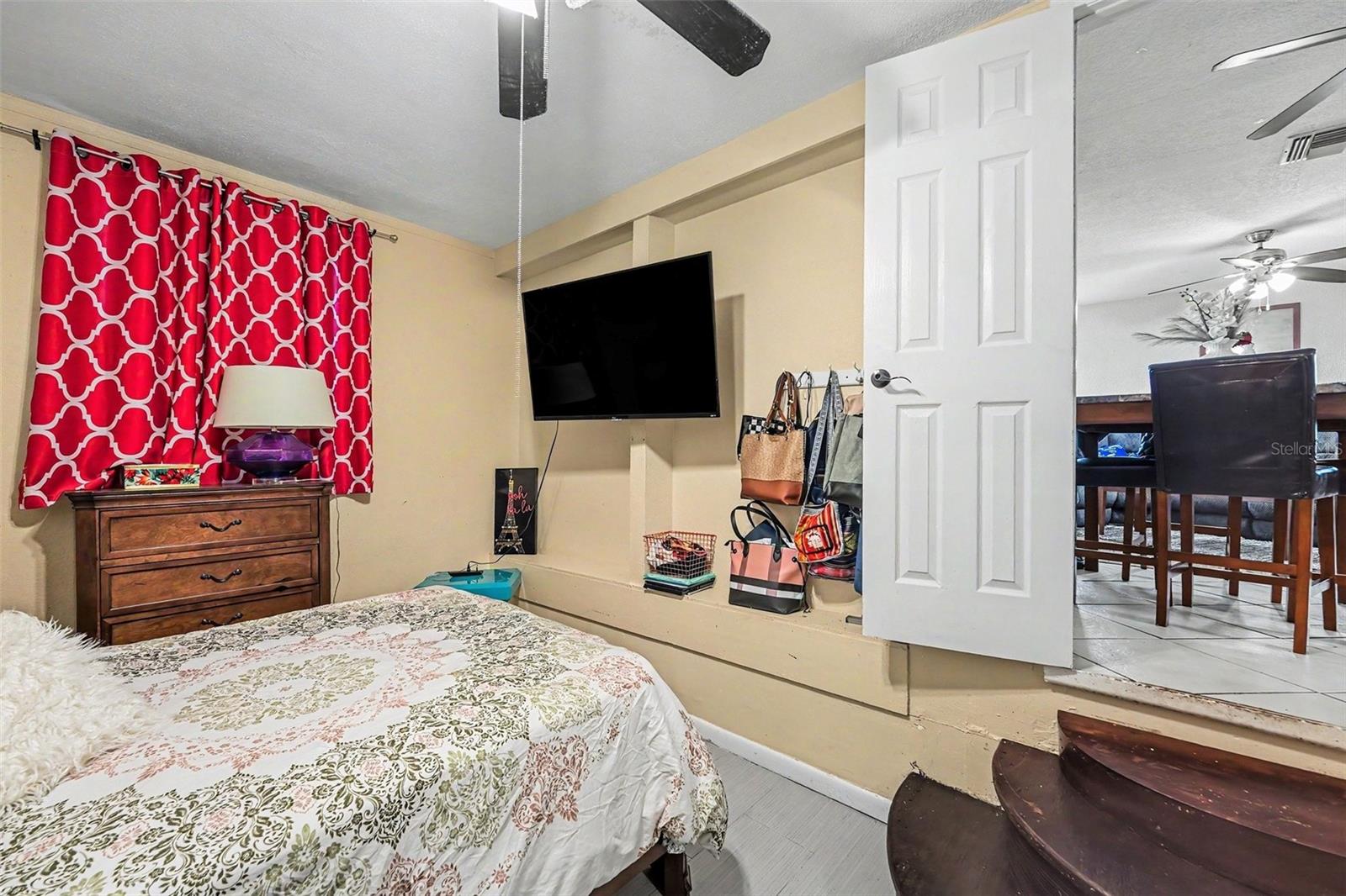BREEZE HILL - Residential