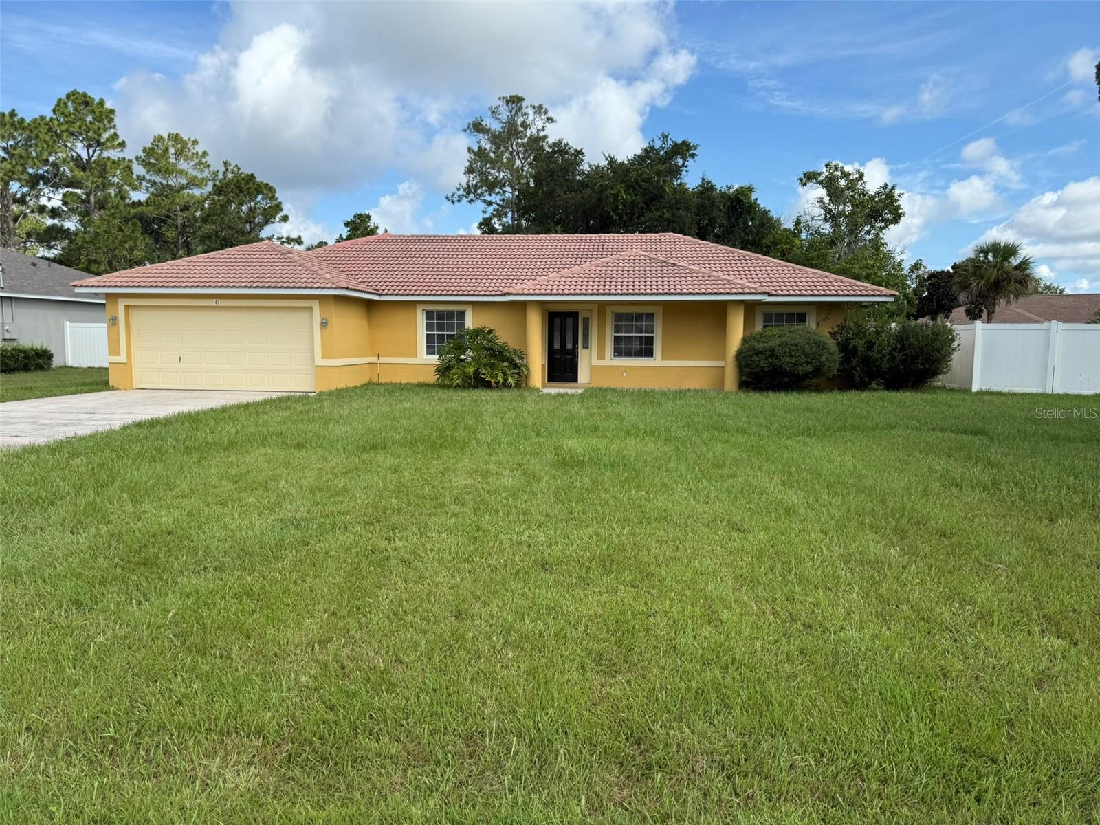 Available now in Palm Coast’s desirable Pine Grove "PR" neighborhood! This well-laid-out home features a flexible floor plan with a combined living and dining area, plus a separate family room—offering plenty of space for both relaxation and entertaining.
Enjoy the comfort of a split-bedroom layout, providing added privacy for the primary suite. The home also includes an inside laundry room for added convenience and a spacious yard—perfect for outdoor activities or simply unwinding.
Located on a quiet residential street with easy access to I-95, US-1, schools, shopping, and Flagler beaches.
Don't miss this one—schedule your private showing today!