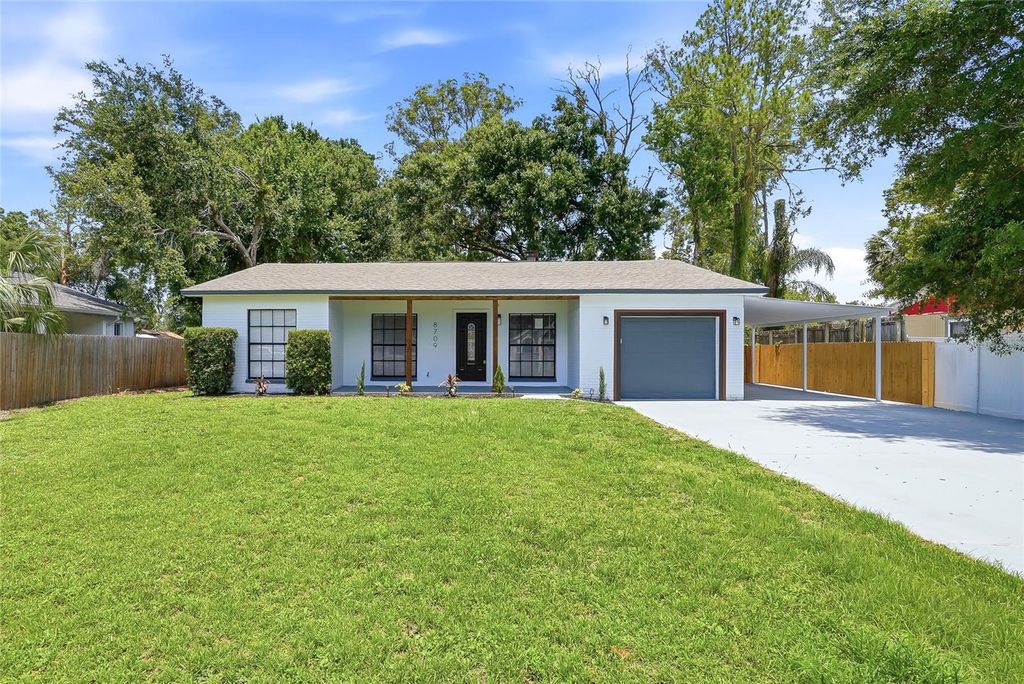 Photo of 8709 Fountain Avenue, Tampa, FL 33615 (MLS # TB8513851)