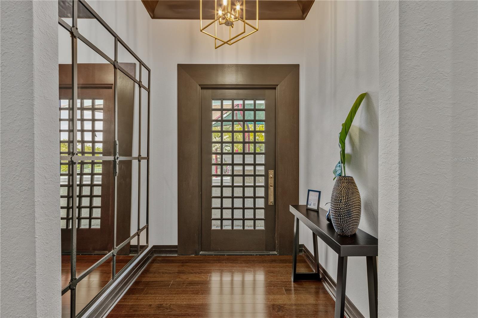 1008 PASEO DEL RIO NE