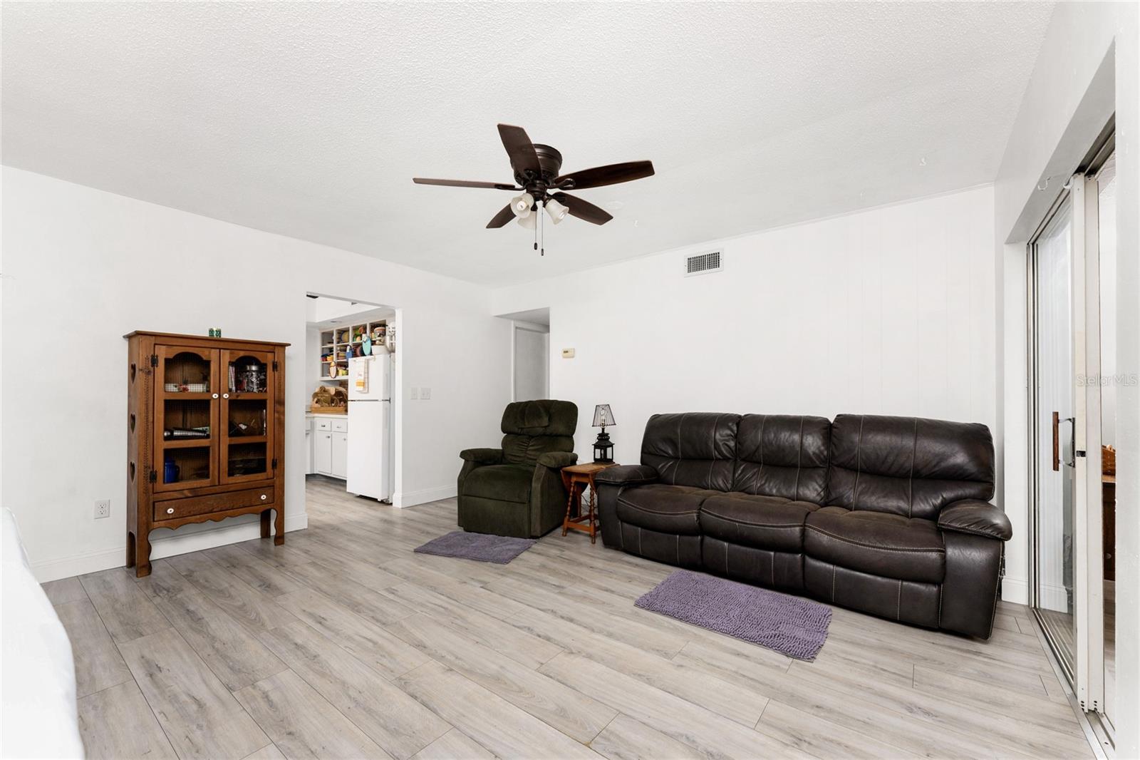 8123 HERBISON AVENUE