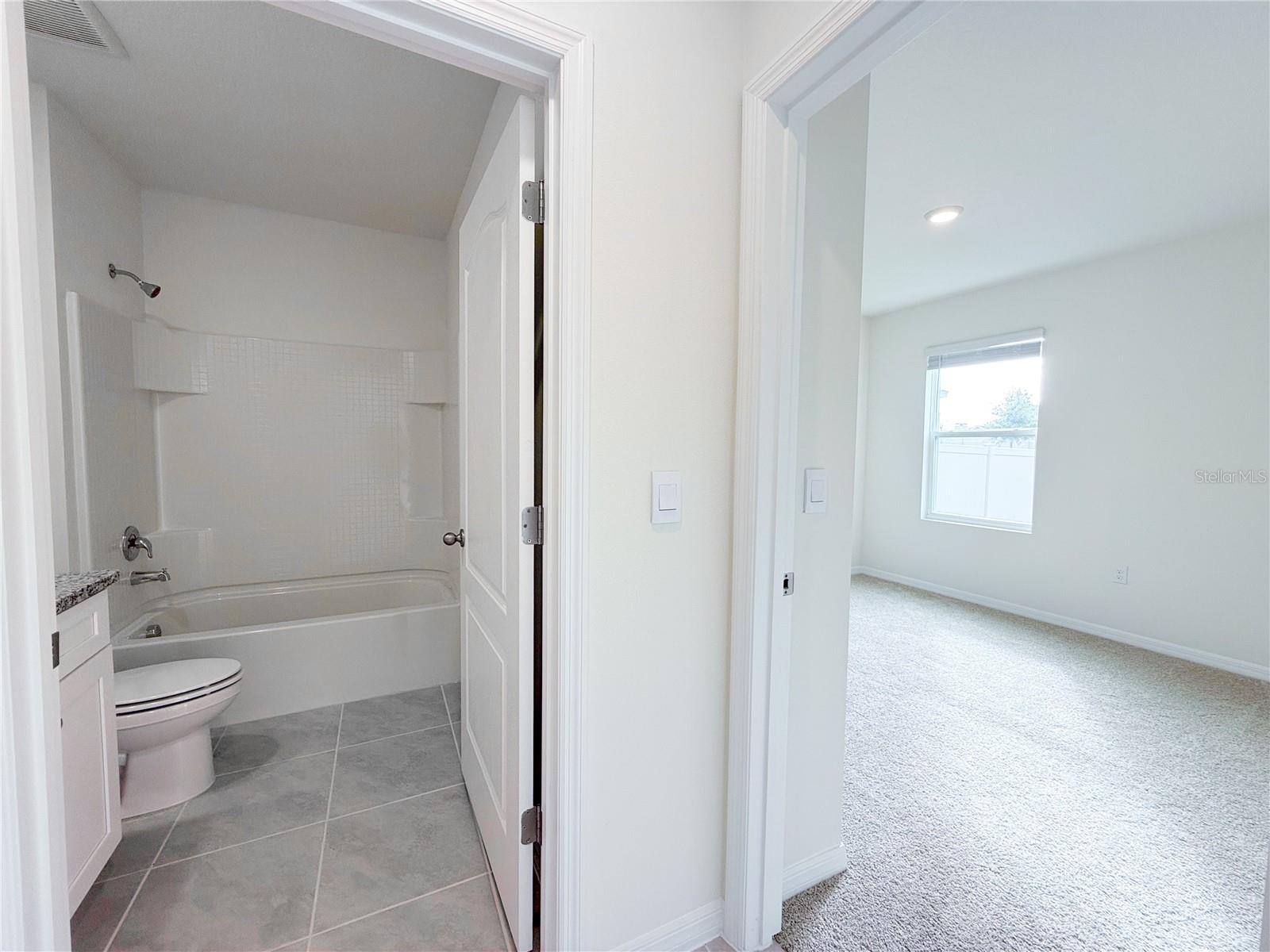 THOMPSON GROVE - Residential Lease