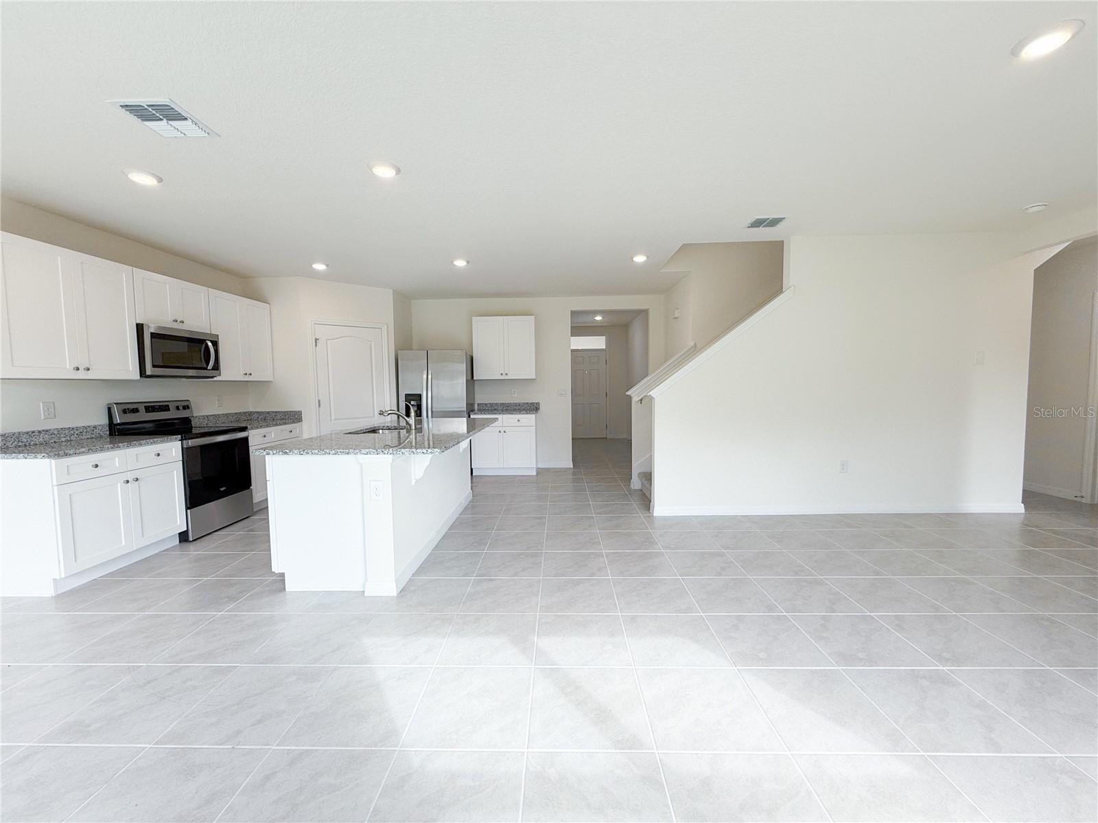 THOMPSON GROVE - Residential Lease