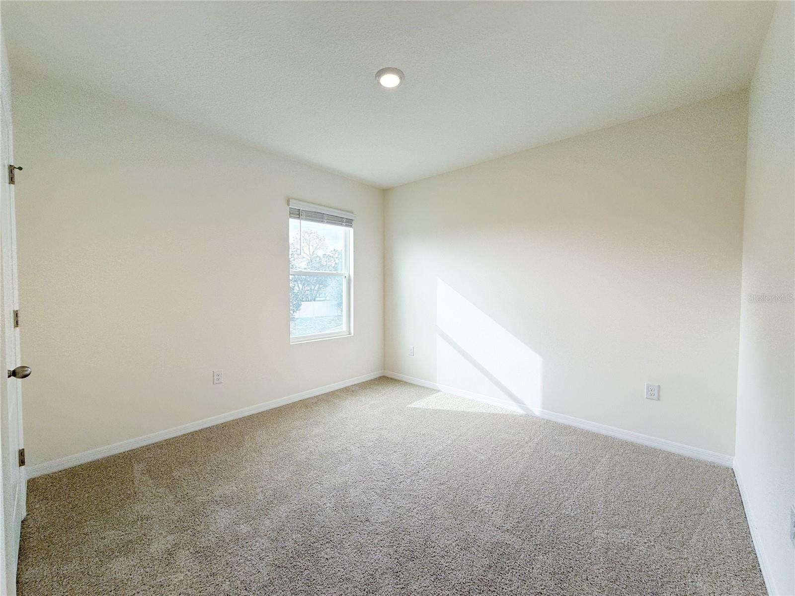 THOMPSON GROVE - Residential Lease