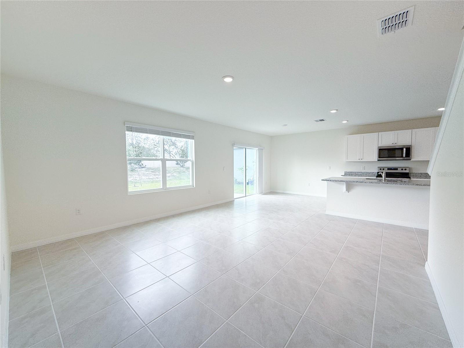 THOMPSON GROVE - Residential Lease