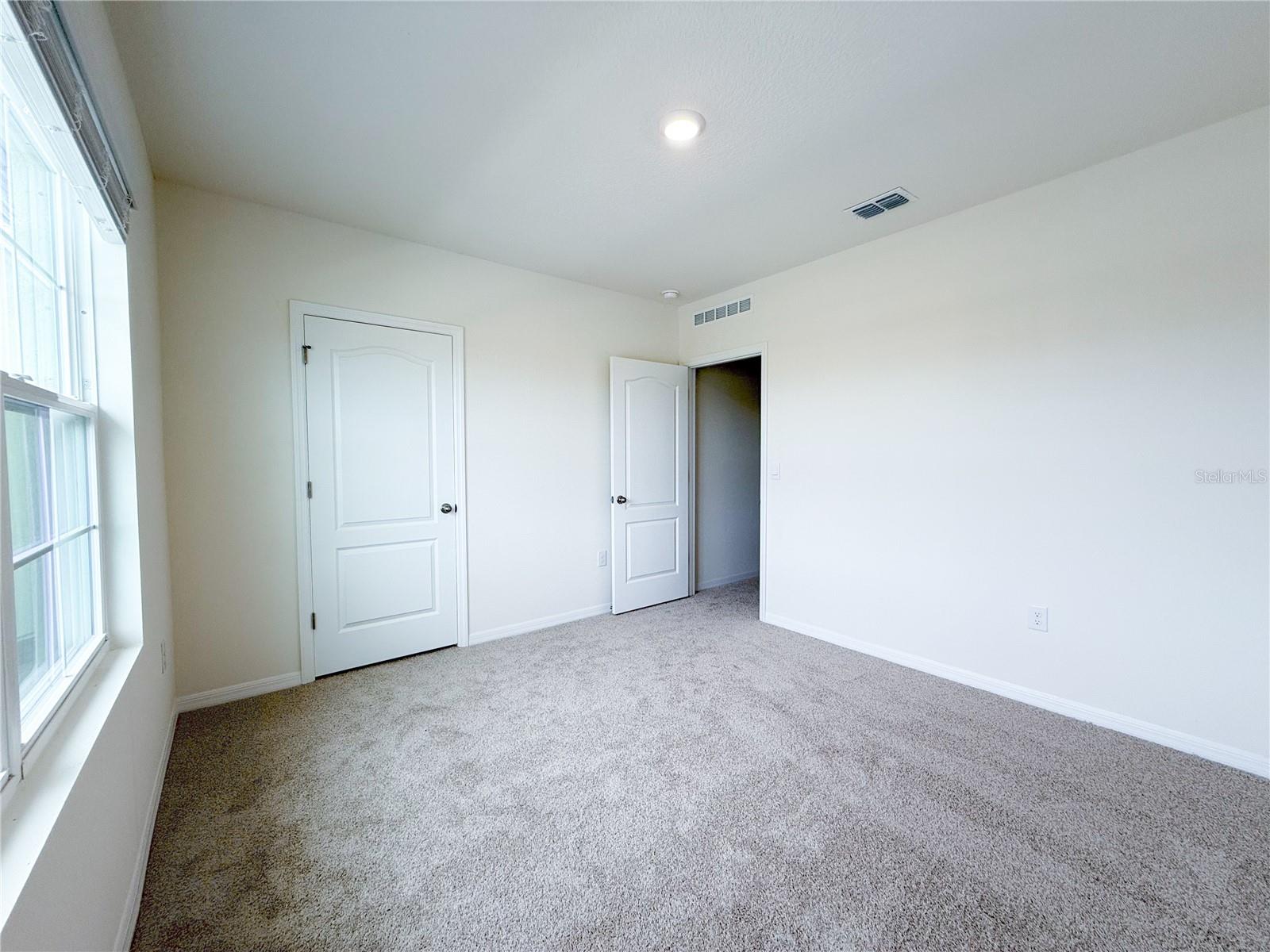 THOMPSON GROVE - Residential Lease