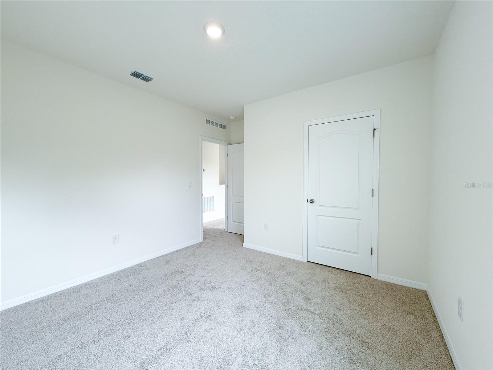 THOMPSON GROVE - Residential Lease