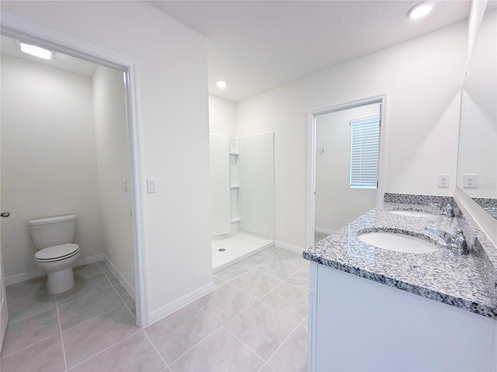 THOMPSON GROVE - Residential Lease