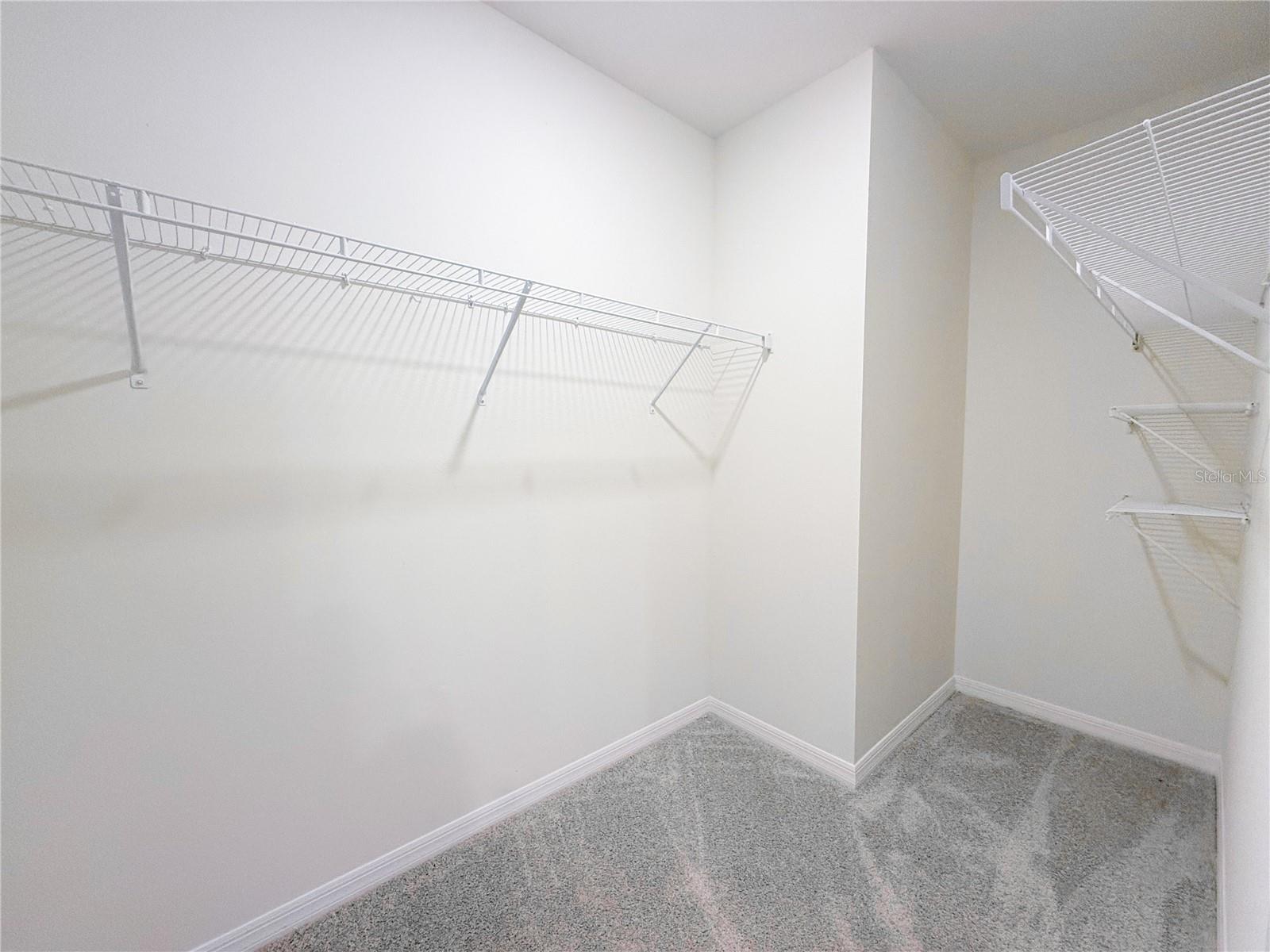 THOMPSON GROVE - Residential Lease