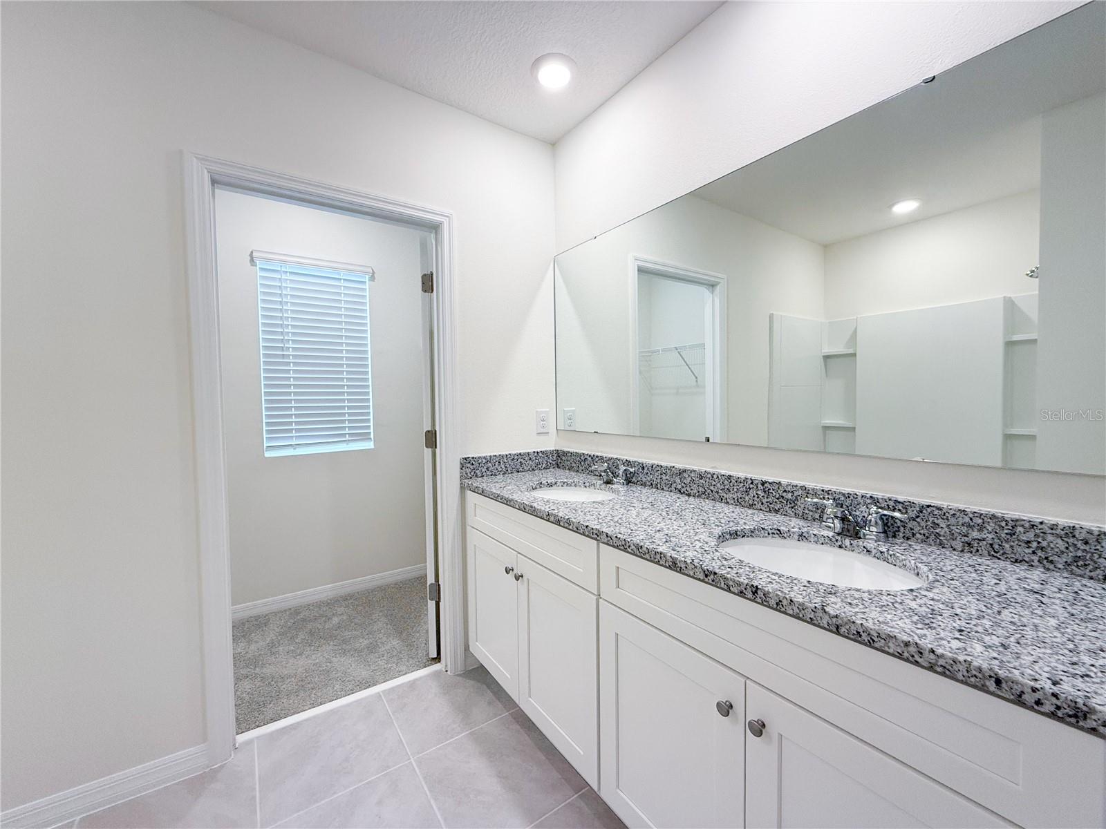 THOMPSON GROVE - Residential Lease