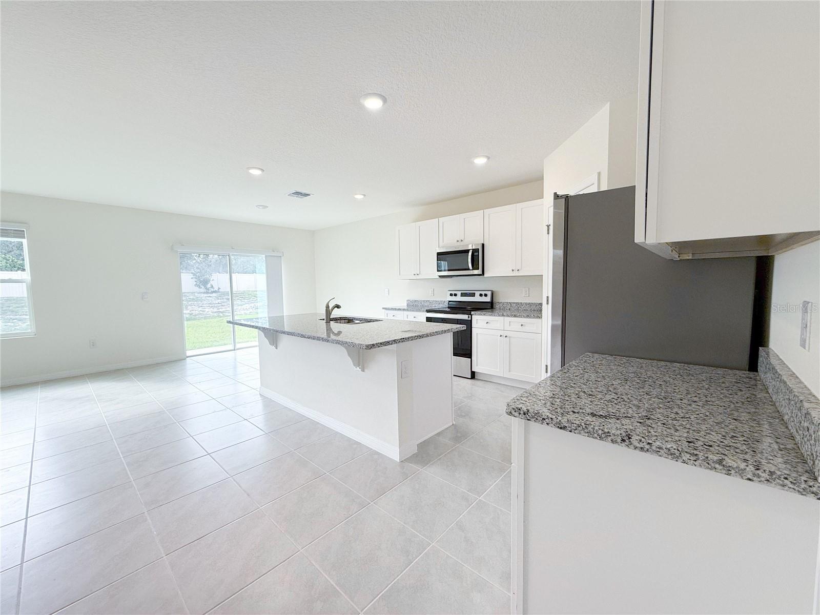 THOMPSON GROVE - Residential Lease