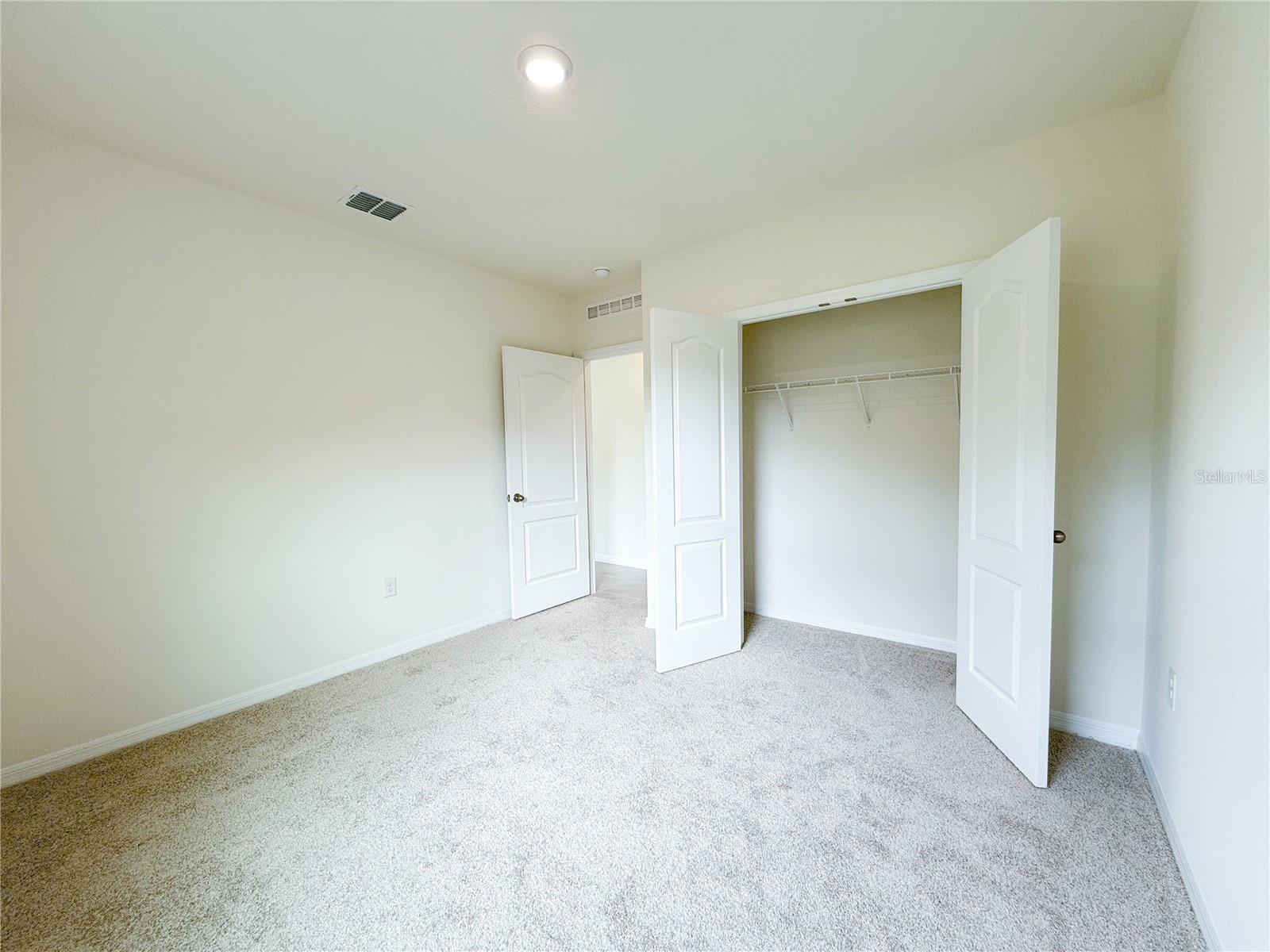 THOMPSON GROVE - Residential Lease