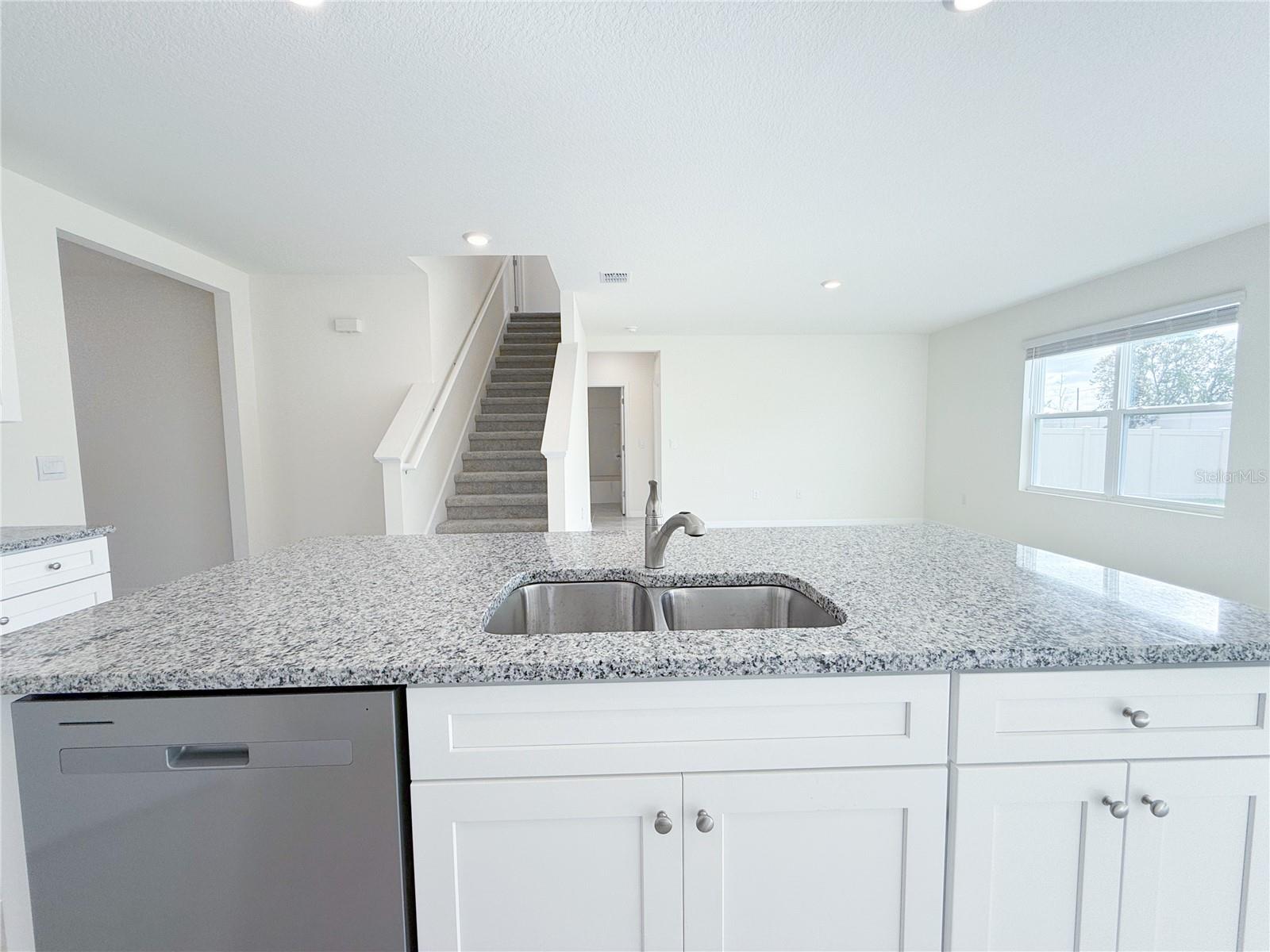 THOMPSON GROVE - Residential Lease