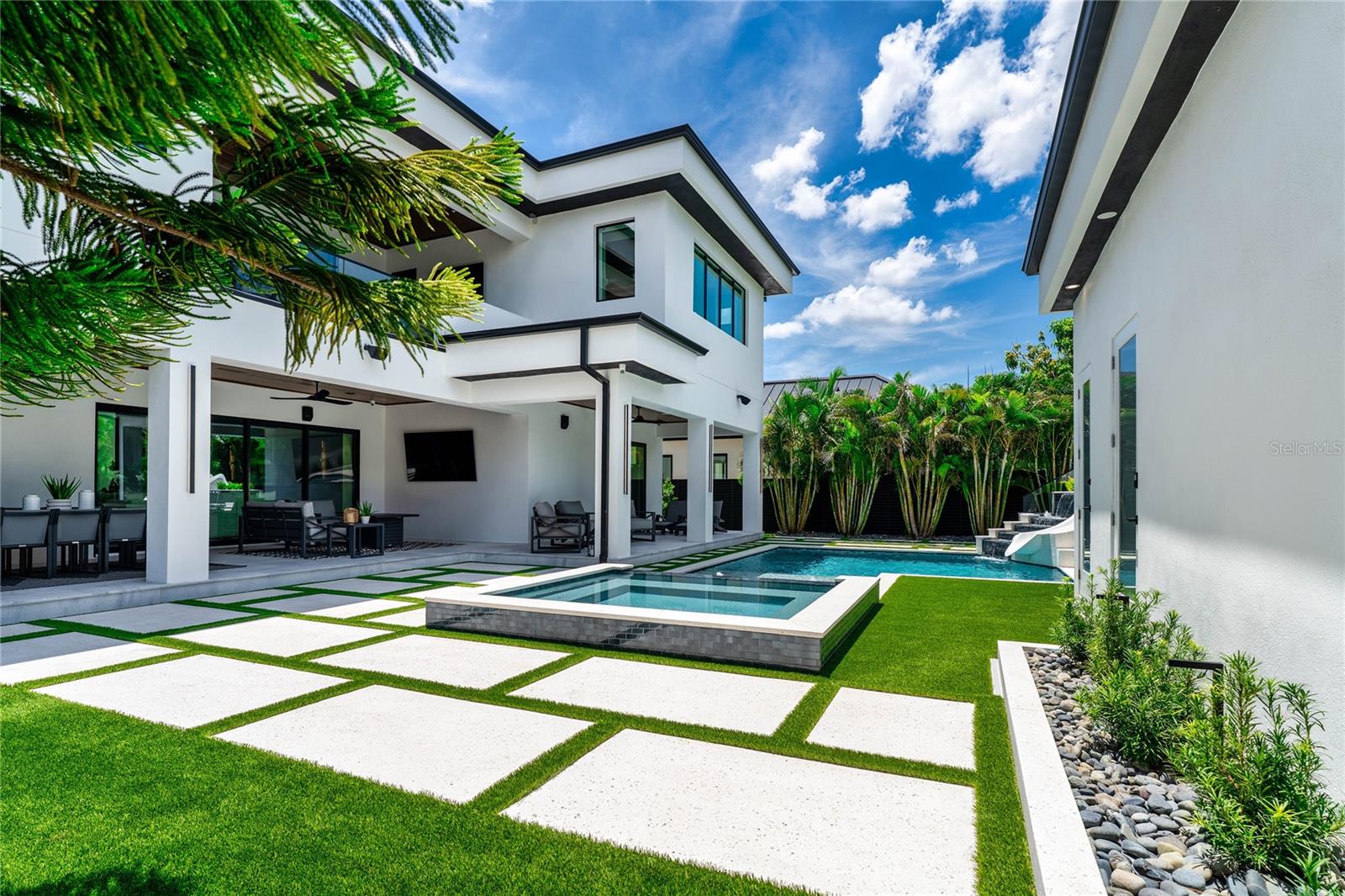 SUNSET PARK - Residential