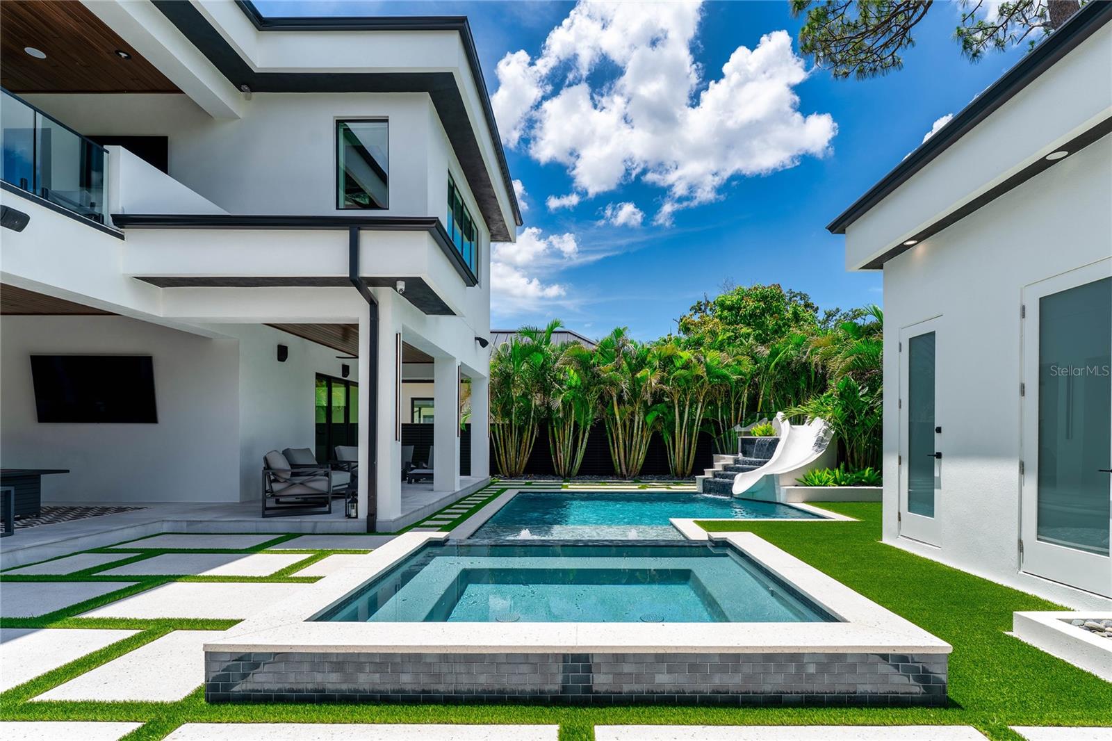 SUNSET PARK - Residential