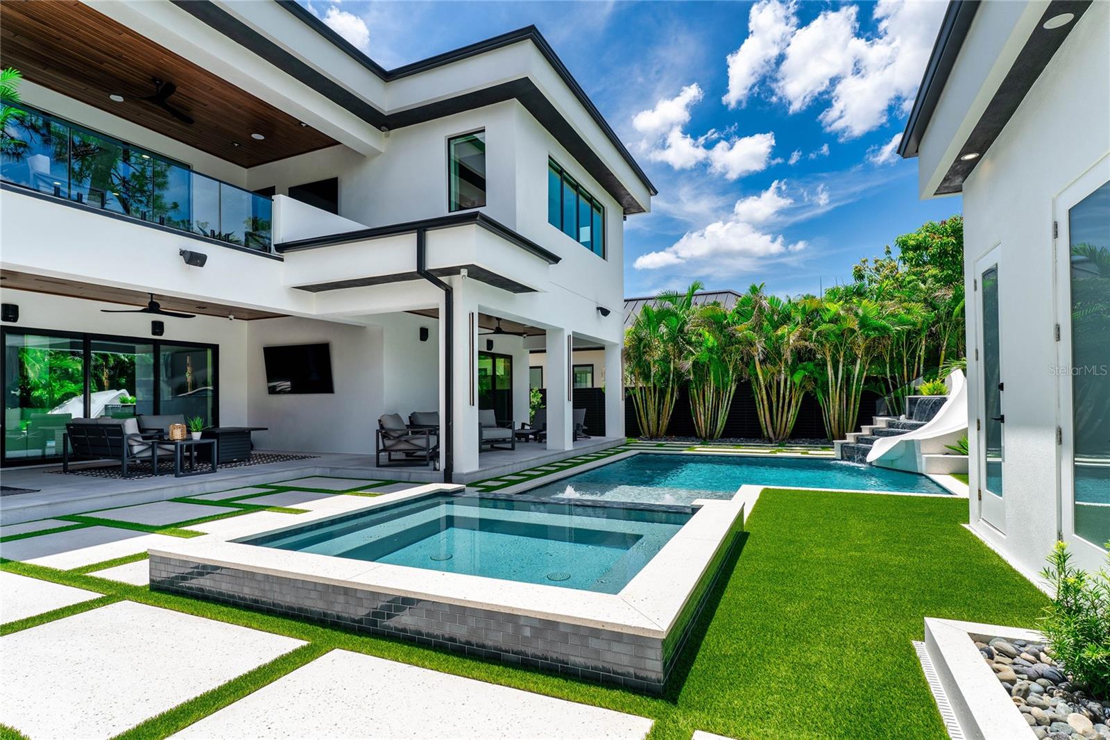 SUNSET PARK - Residential