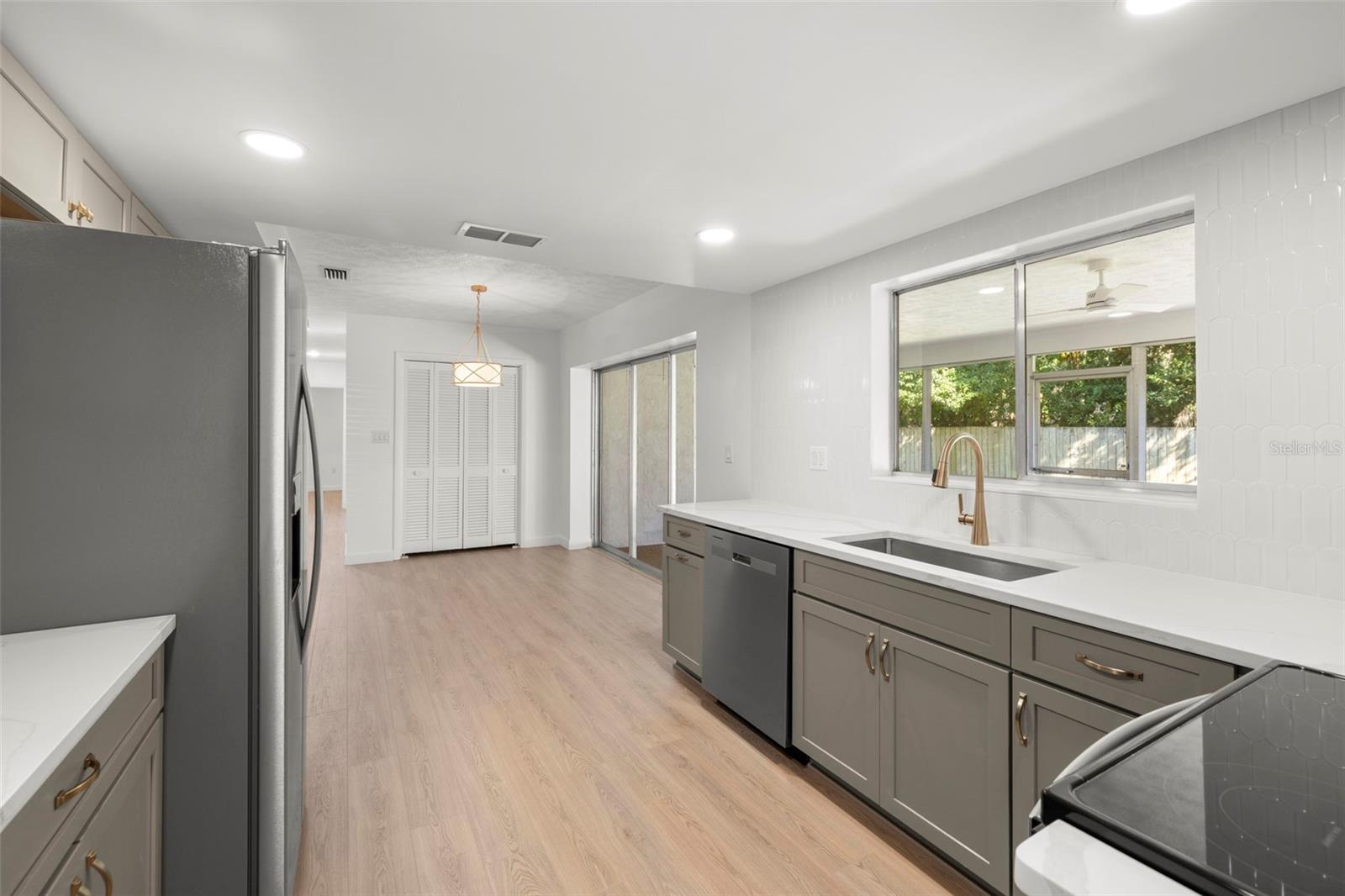 LAKE CHAPMAN SUB - Residential